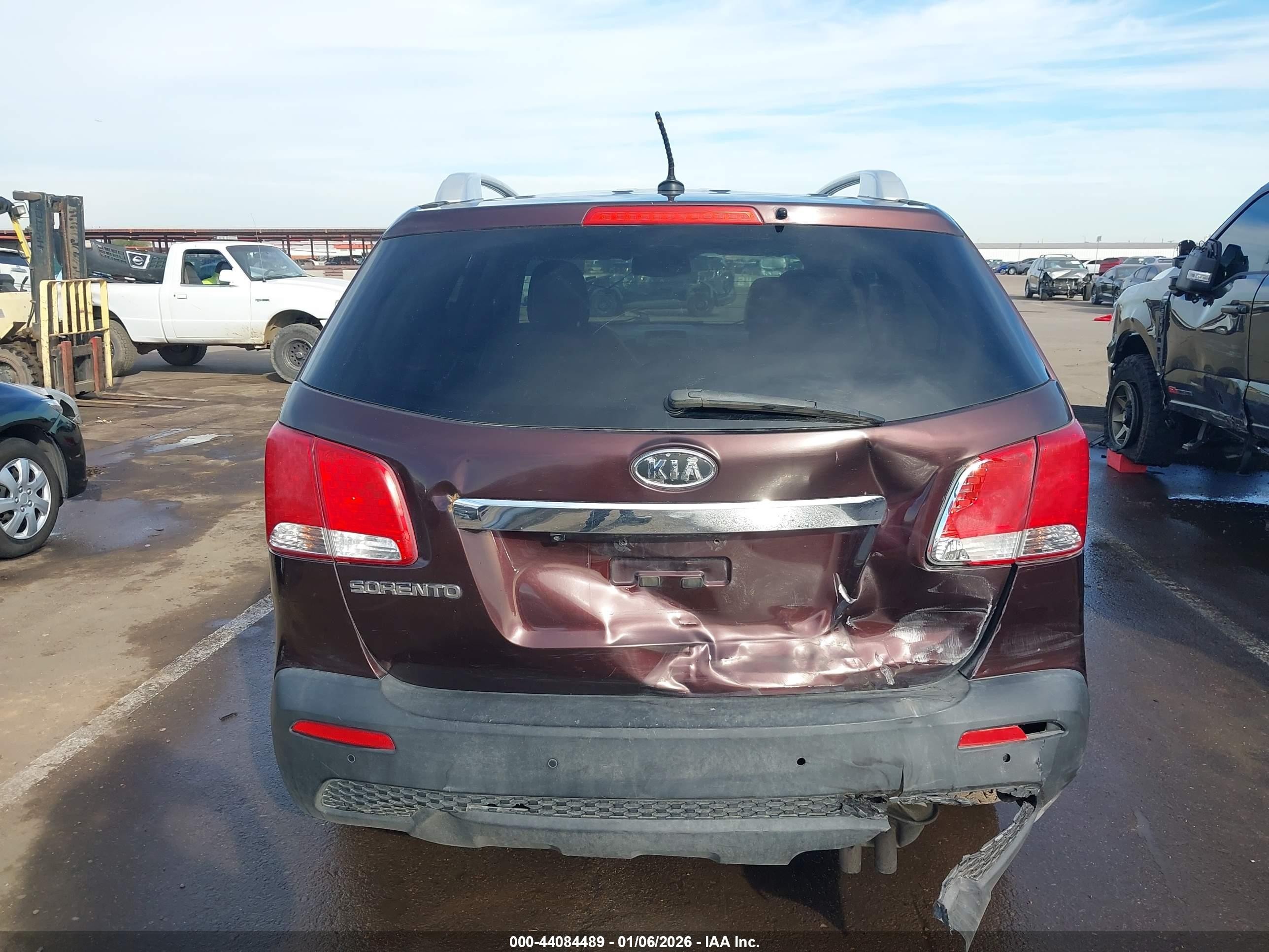 2012 Kia Sorento Lx V6 Burgundy vin: 5XYKTDA26CG262854