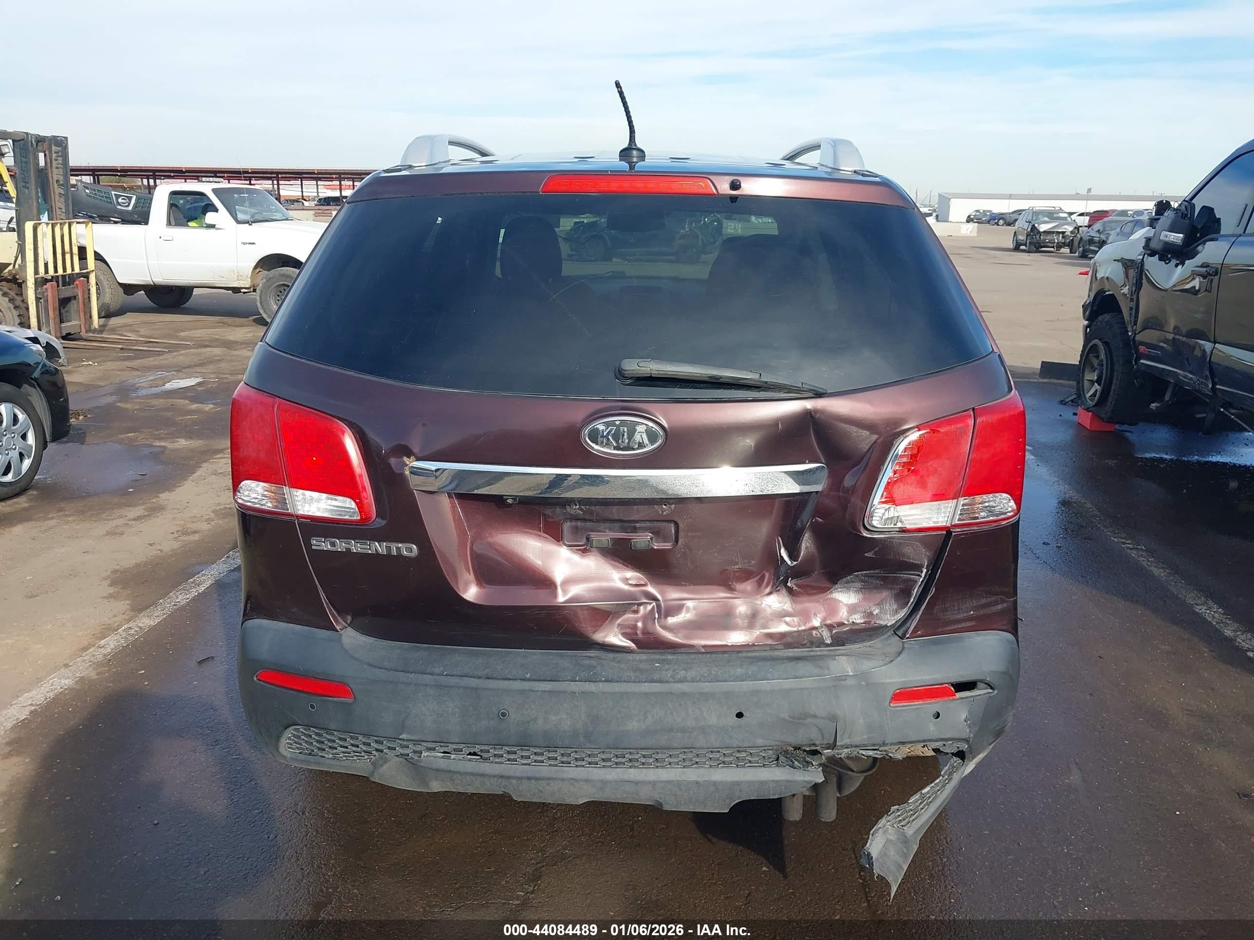 2012 Kia Sorento Lx V6 Burgundy vin: 5XYKTDA26CG262854