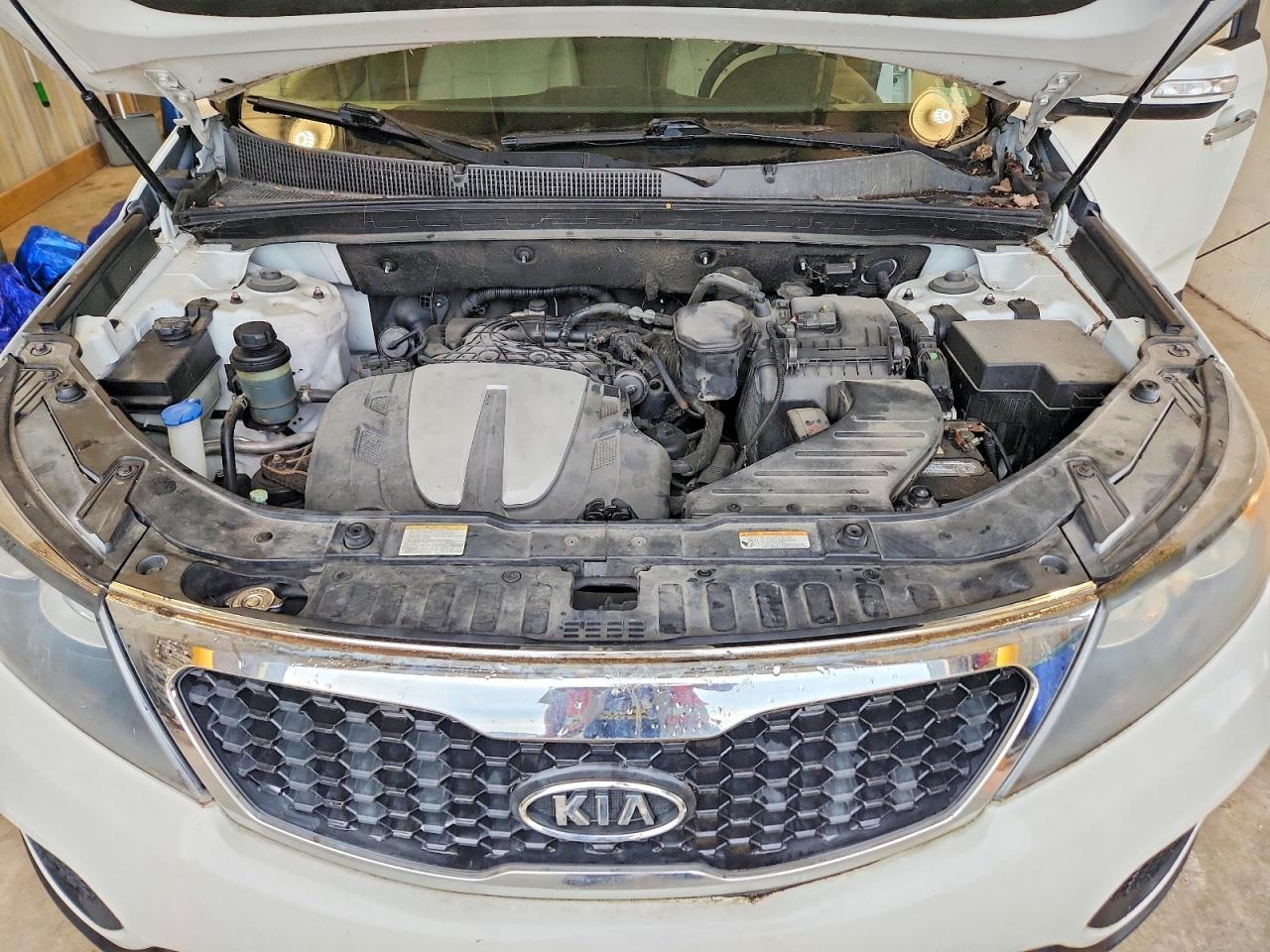 2013 Kia Sorento Lx White vin: 5XYKTDA26DG338963