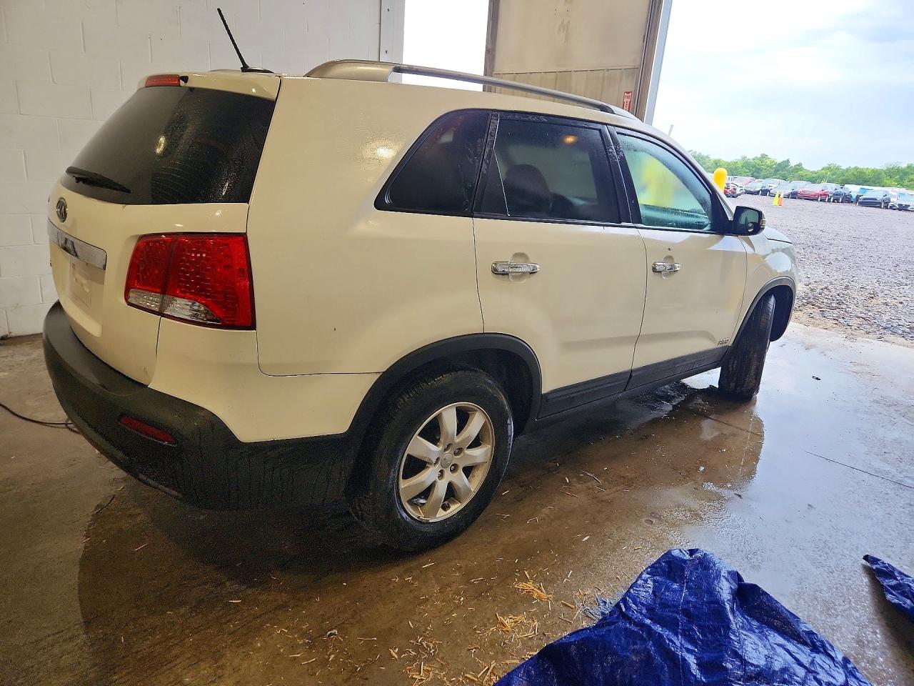 2013 Kia Sorento Lx White vin: 5XYKTDA26DG338963