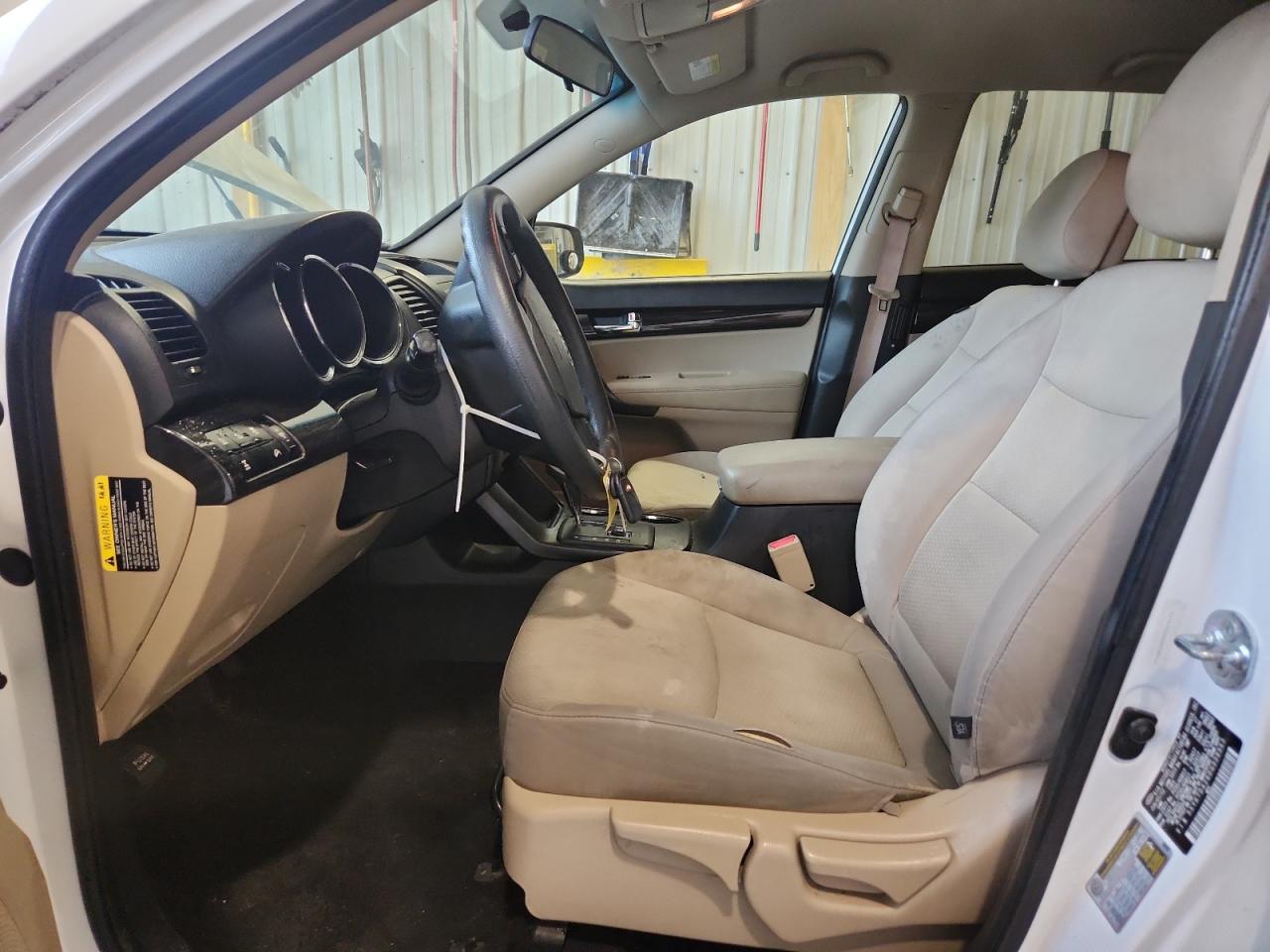 2013 Kia Sorento Lx White vin: 5XYKTDA26DG338963 Damage: Left Front Seat Cushion, Torn, 5 To 6 Inches
