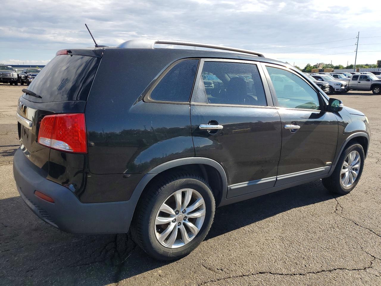 2011 Kia Sorento Lx Black vin: 5XYKTDA27BG049829