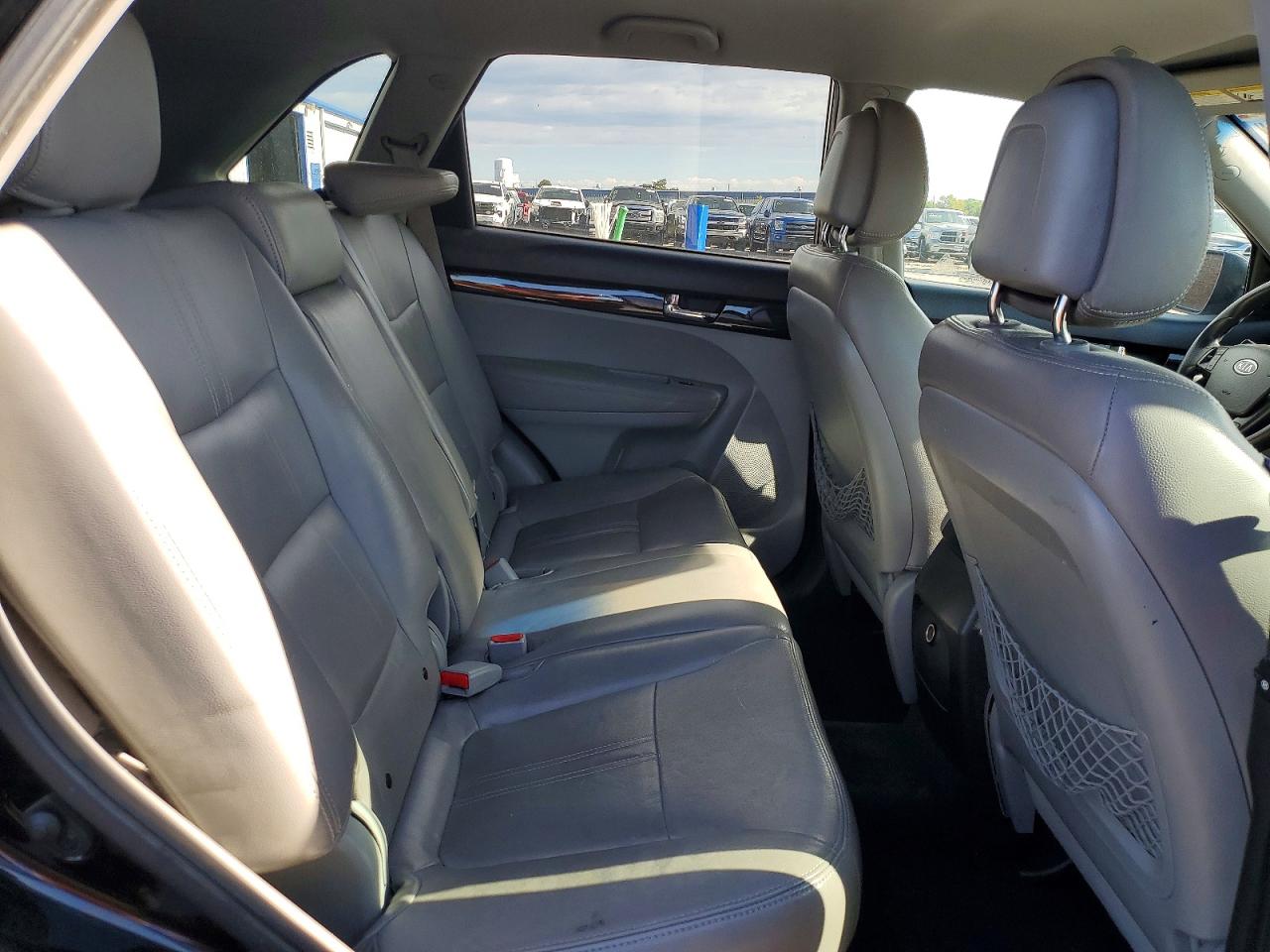 2011 Kia Sorento Lx Black vin: 5XYKTDA27BG049829