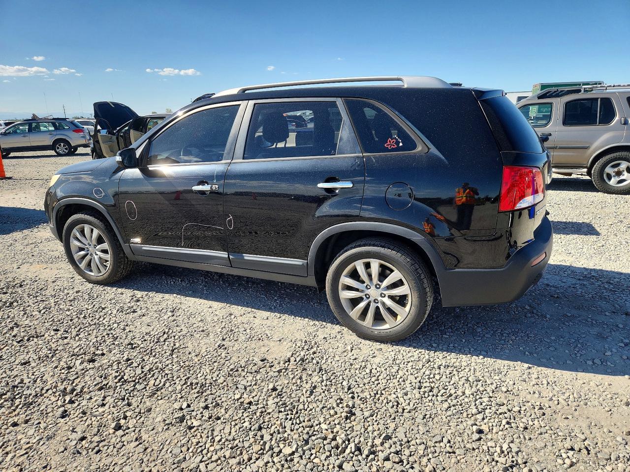 2011 Kia Sorento Lx Black vin: 5XYKTDA27BG050818