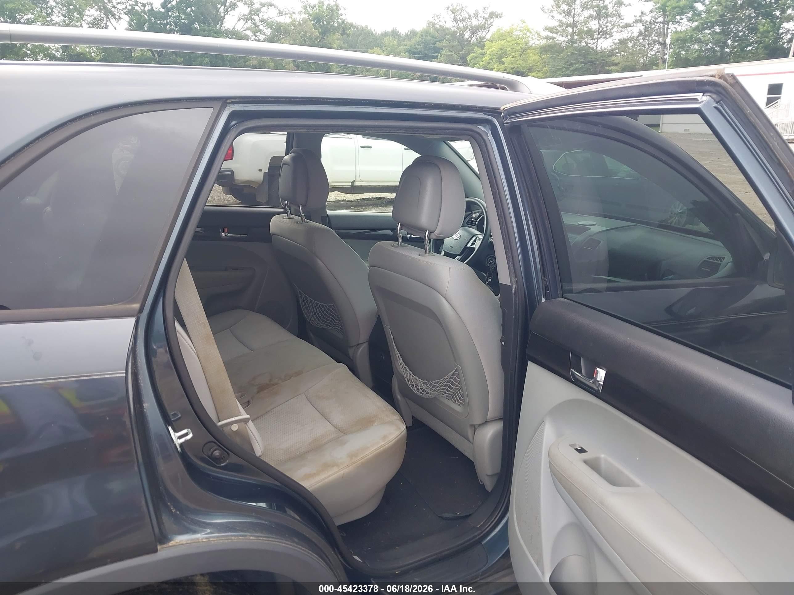 2011 Kia Sorento Lx V6 Blue vin: 5XYKTDA27BG067554
