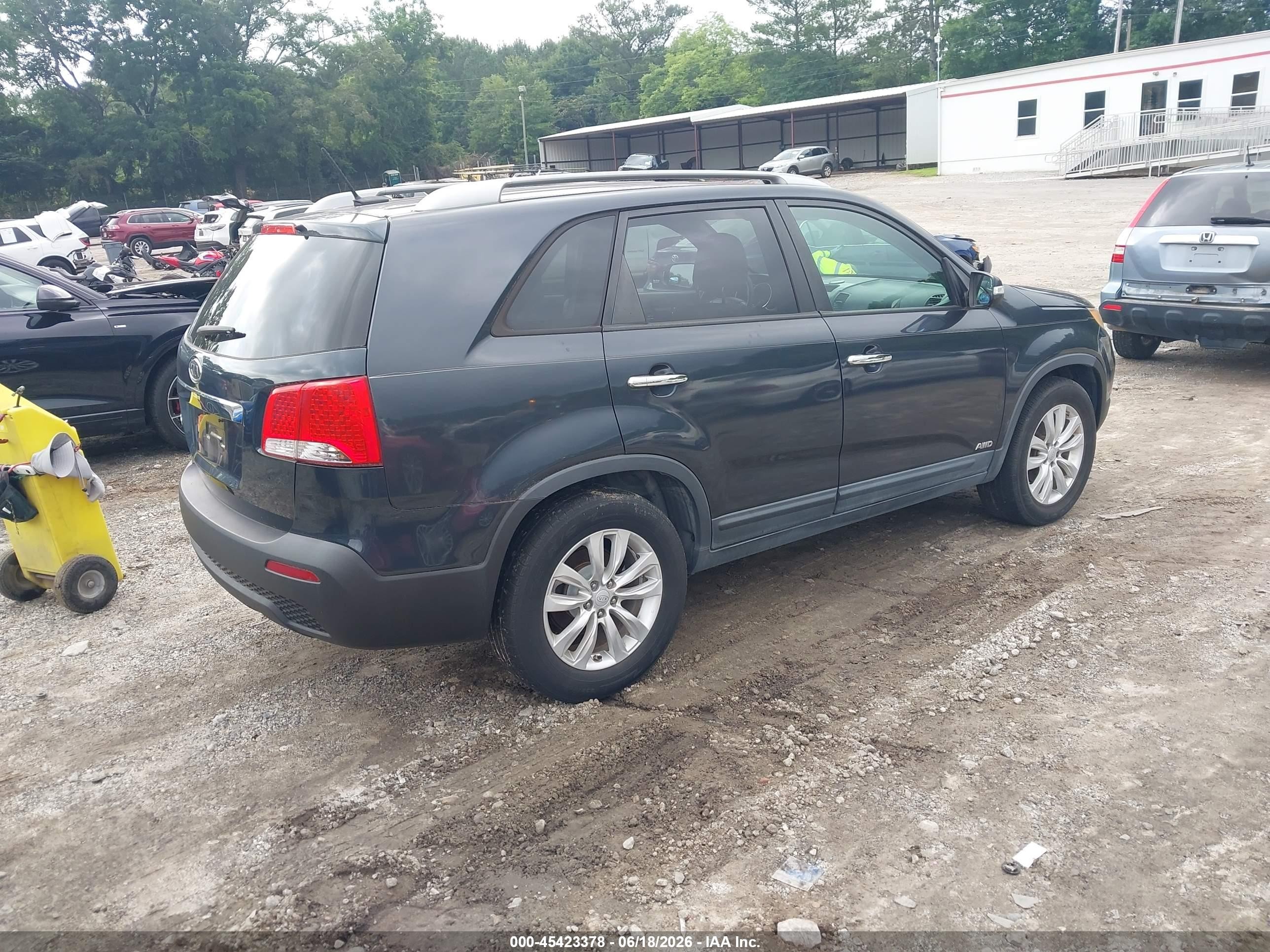 2011 Kia Sorento Lx V6 Blue vin: 5XYKTDA27BG067554