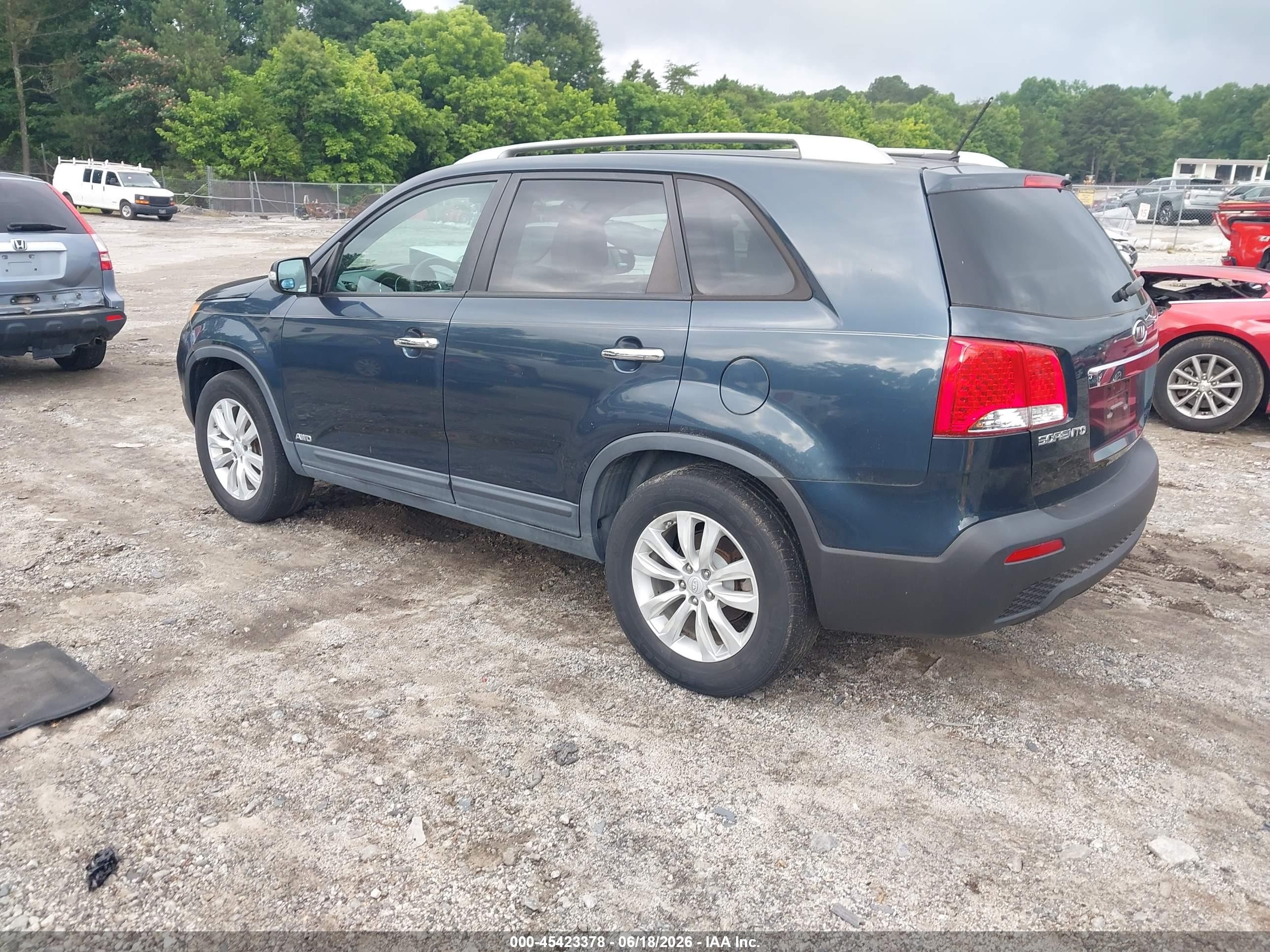 2011 Kia Sorento Lx V6 Blue vin: 5XYKTDA27BG067554