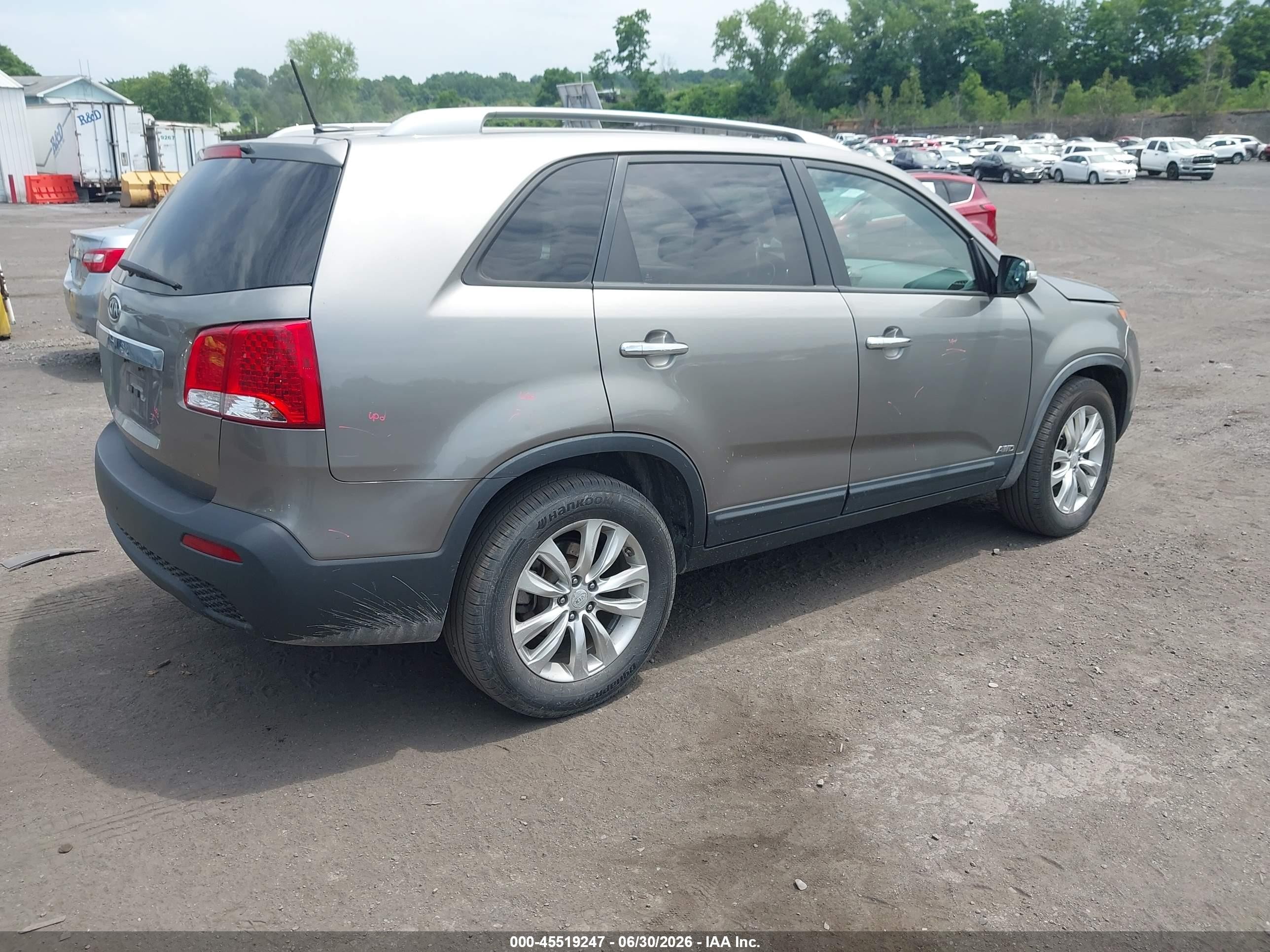 2011 Kia Sorento Lx V6 Green vin: 5XYKTDA27BG107146