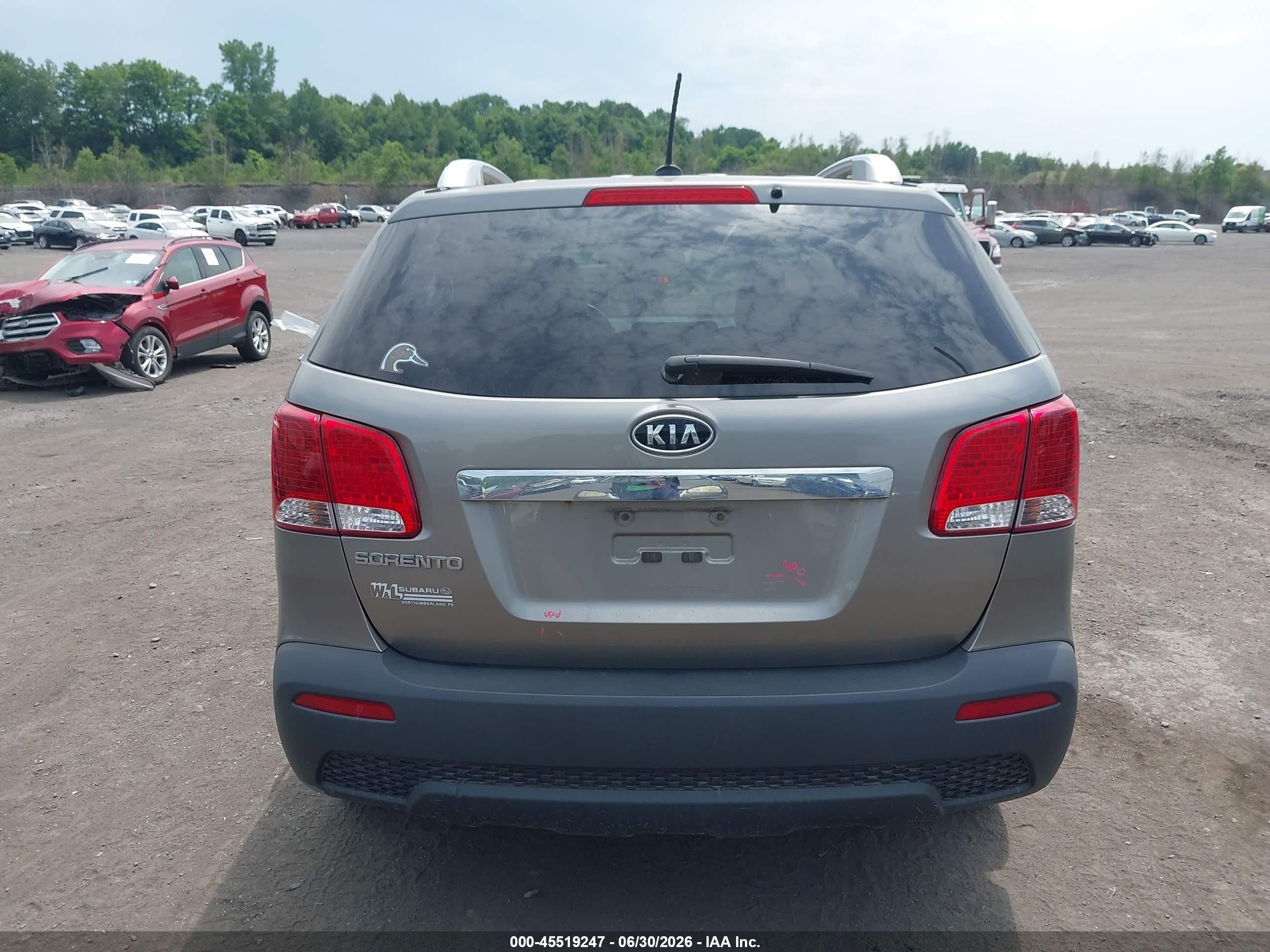 2011 Kia Sorento Lx V6 Green vin: 5XYKTDA27BG107146