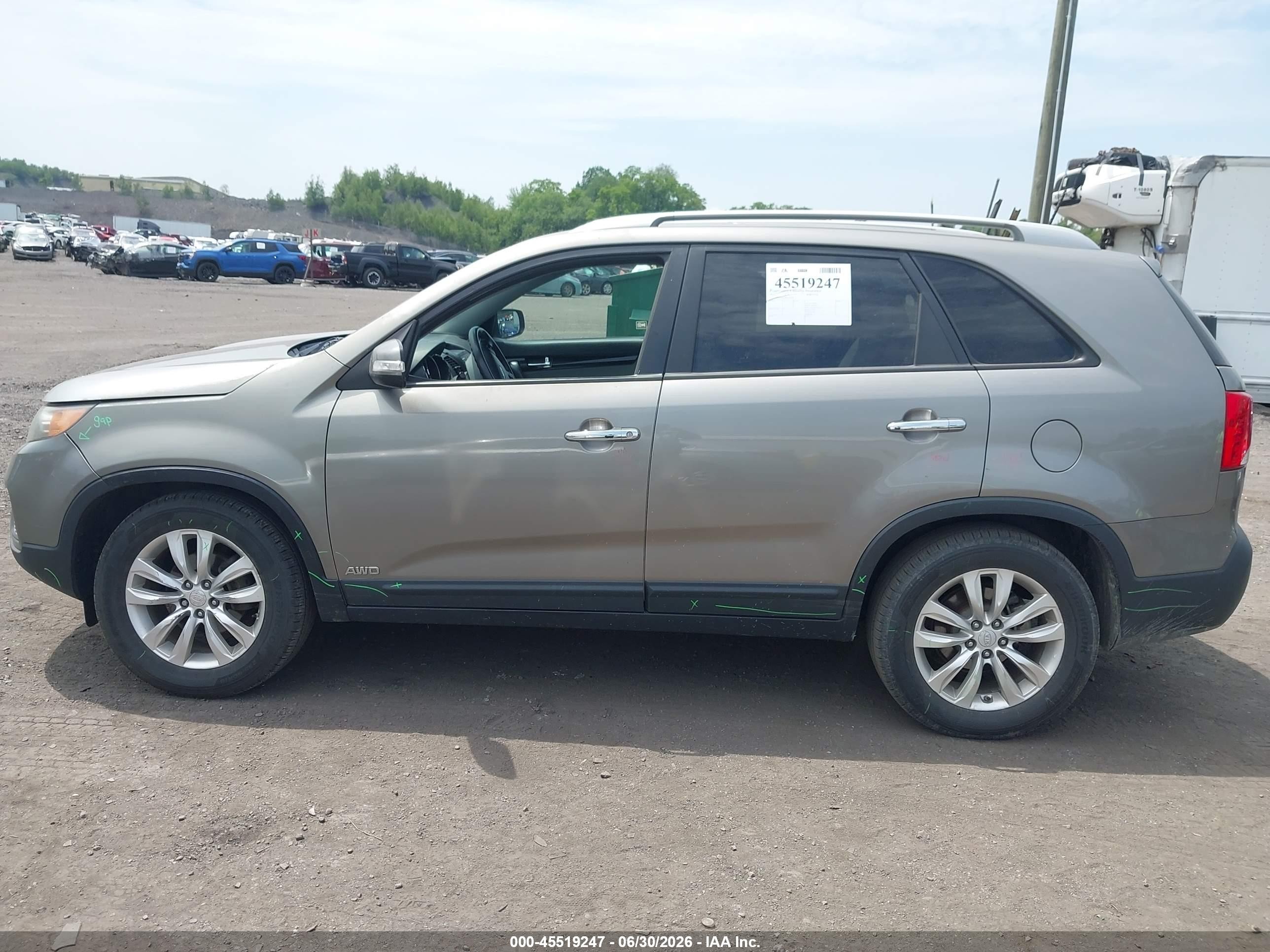 2011 Kia Sorento Lx V6 Green vin: 5XYKTDA27BG107146