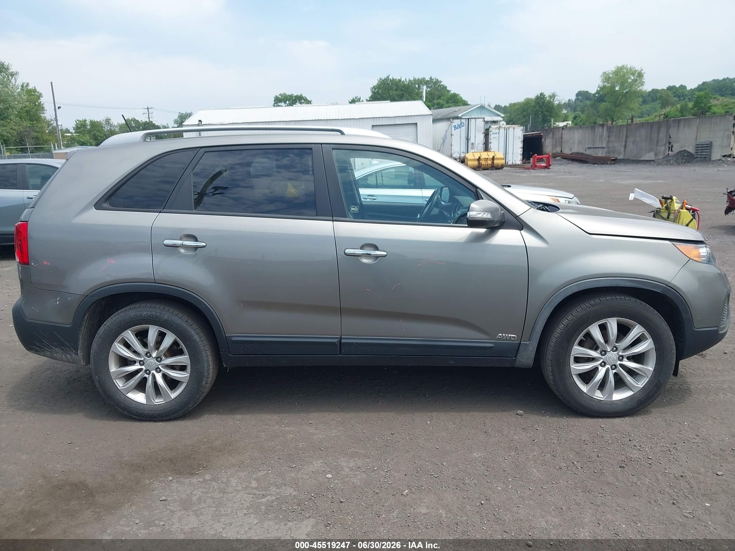 2011 Kia Sorento Lx V6 Green vin: 5XYKTDA27BG107146