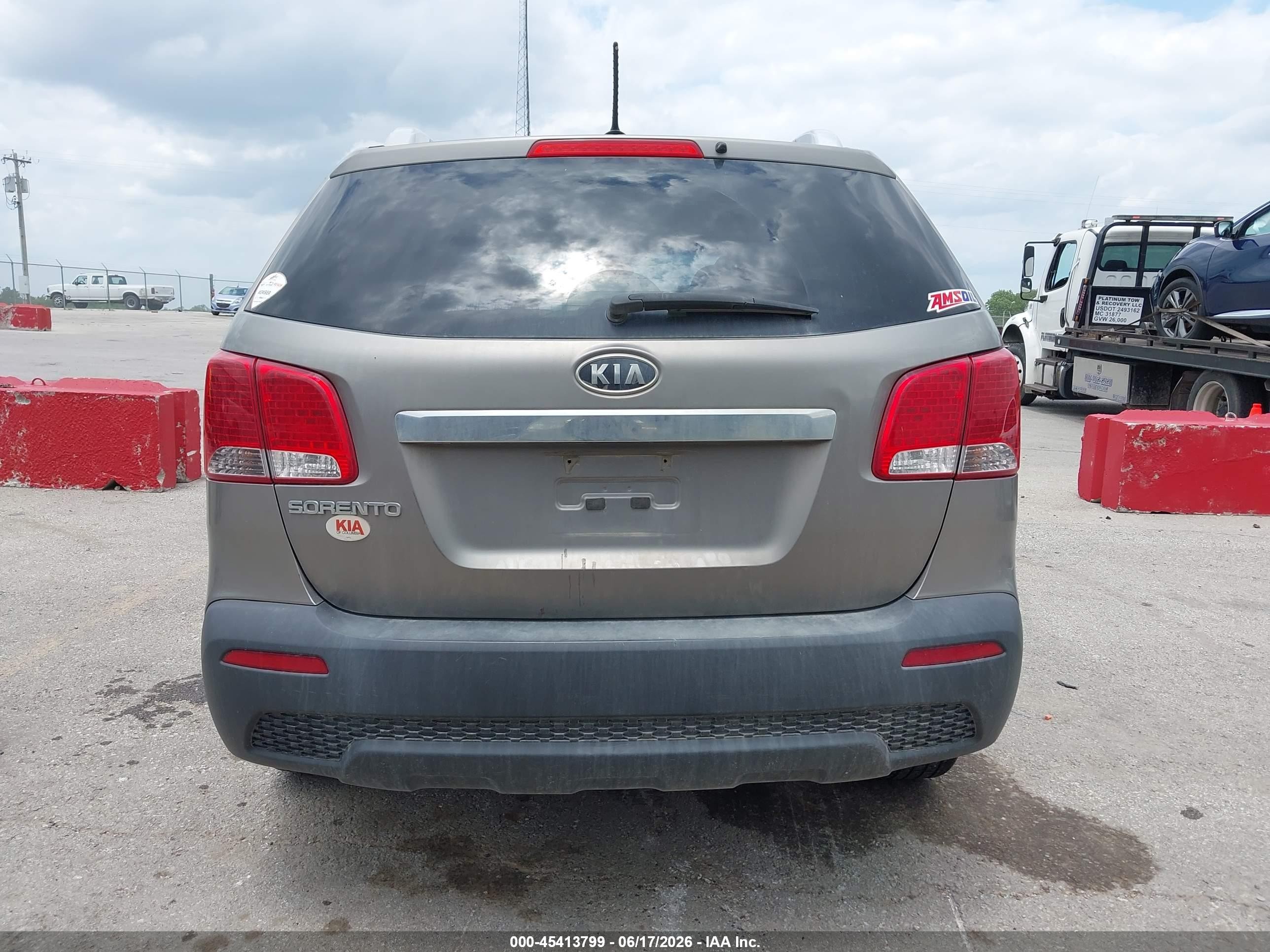 2011 Kia Sorento Lx V6 Brown vin: 5XYKTDA27BG146352