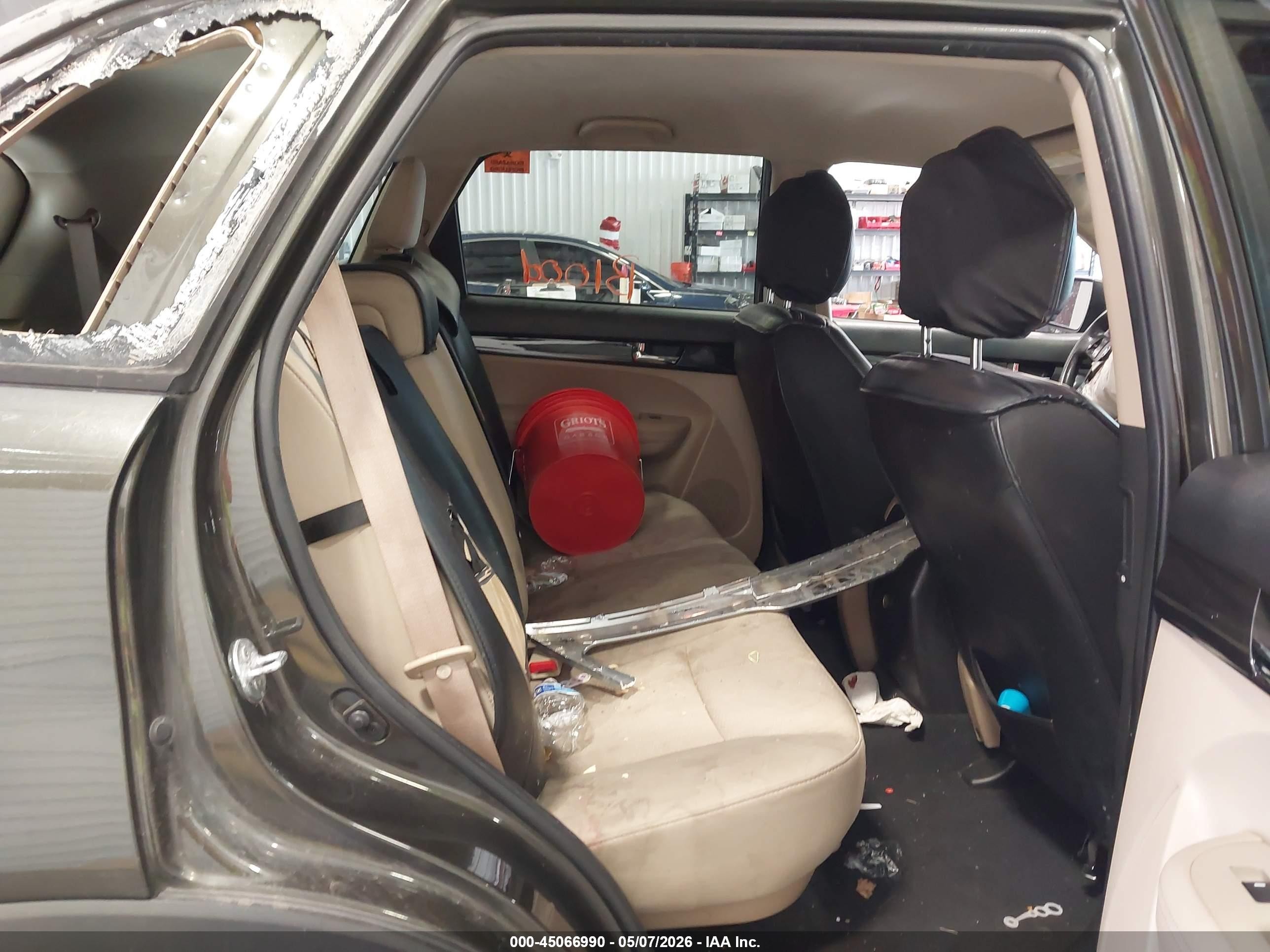 2011 Kia Sorento Lx V6 Green vin: 5XYKTDA27BG157125