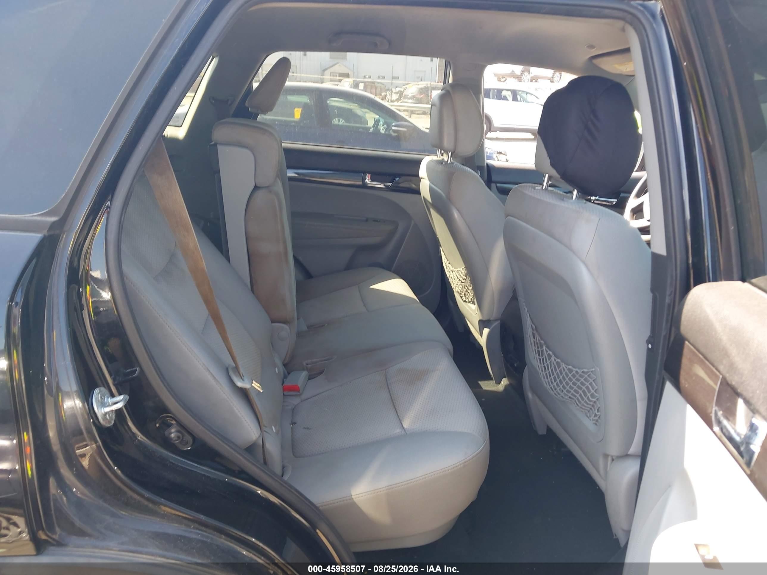 2011 Kia Sorento Lx V6 Черный vin: 5XYKTDA27BG164088