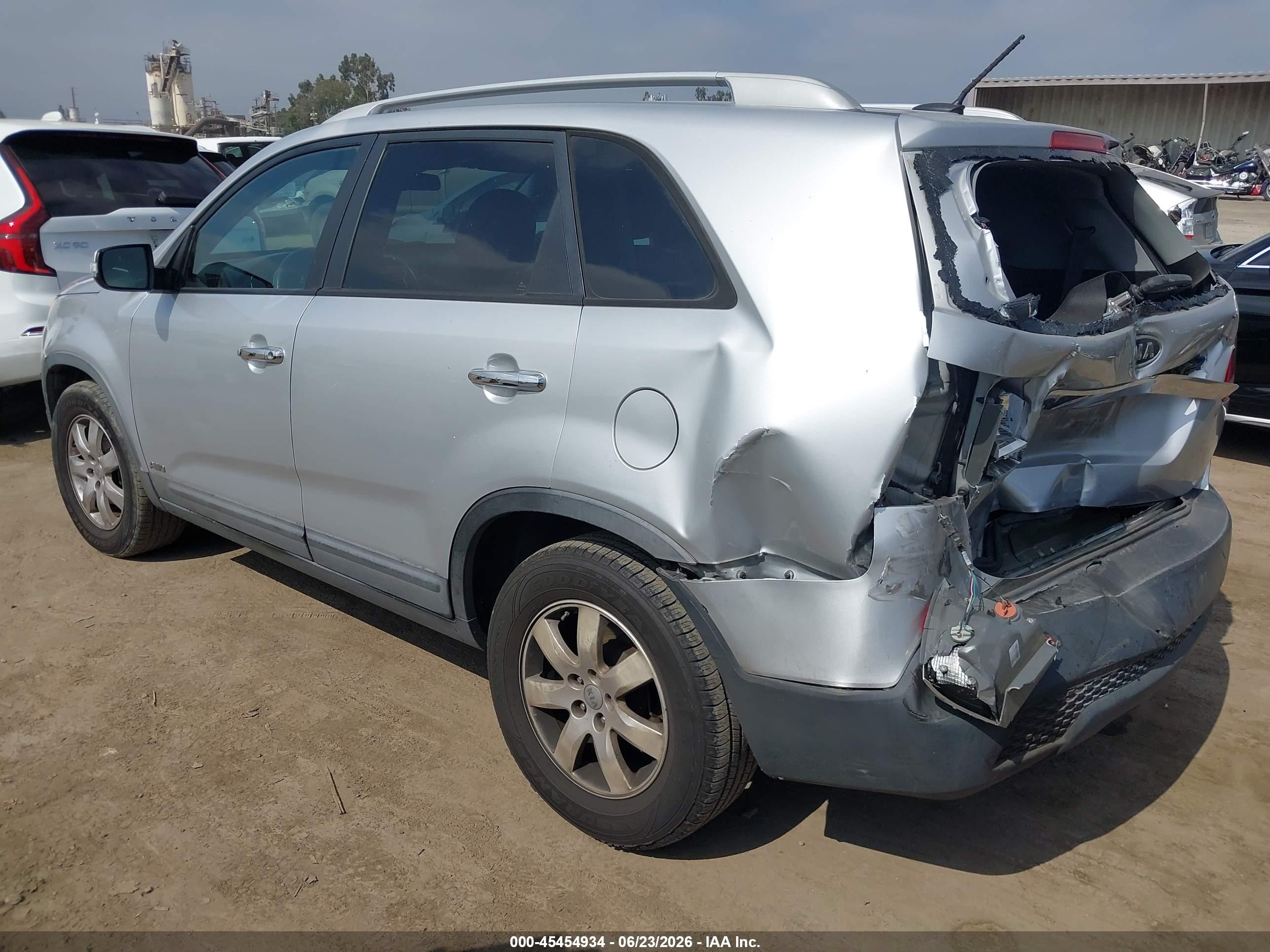 2012 Kia Sorento Lx V6 Silver vin: 5XYKTDA27CG246212