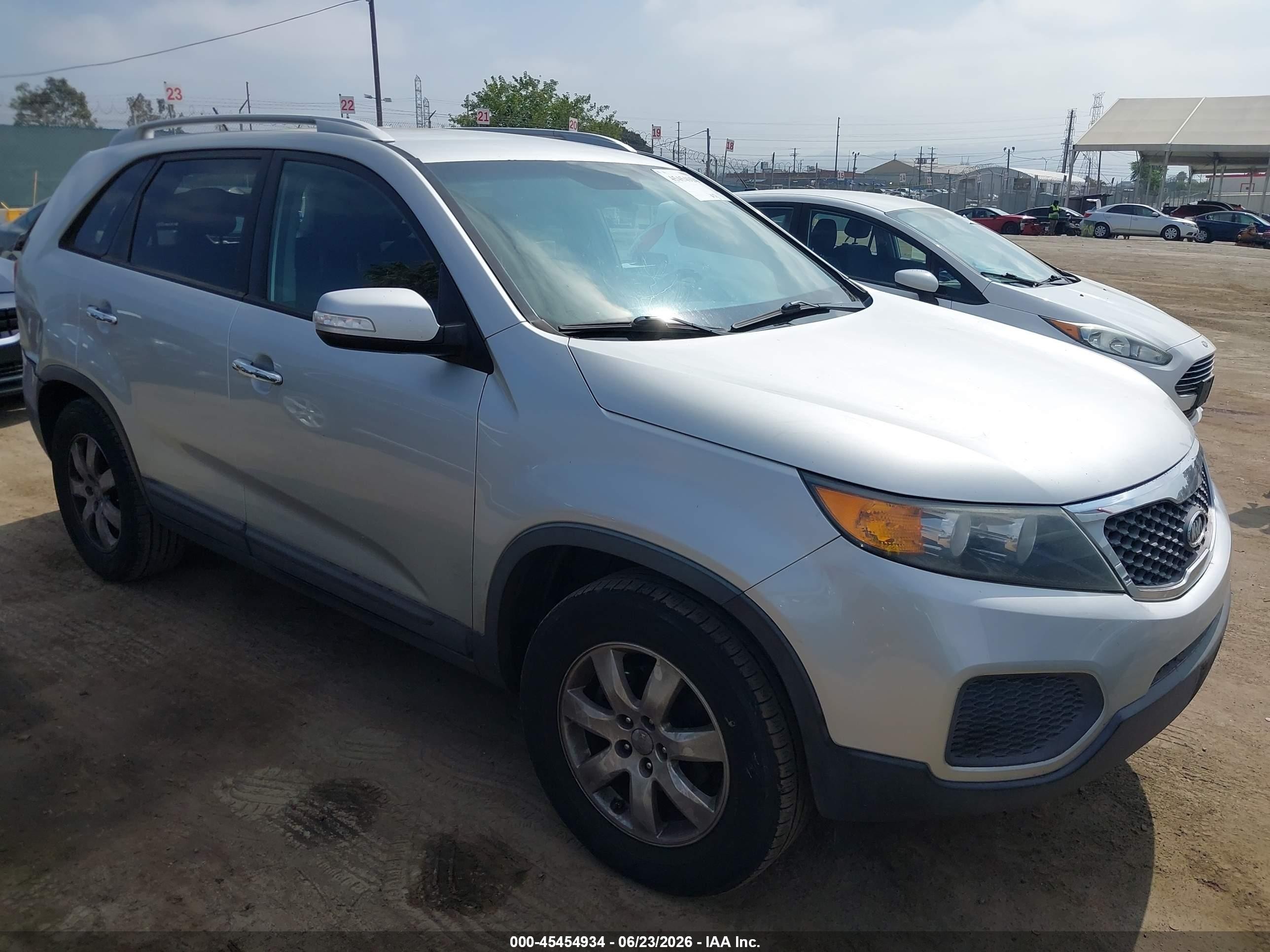 2012 Kia Sorento Lx V6 Серебряный vin: 5XYKTDA27CG246212