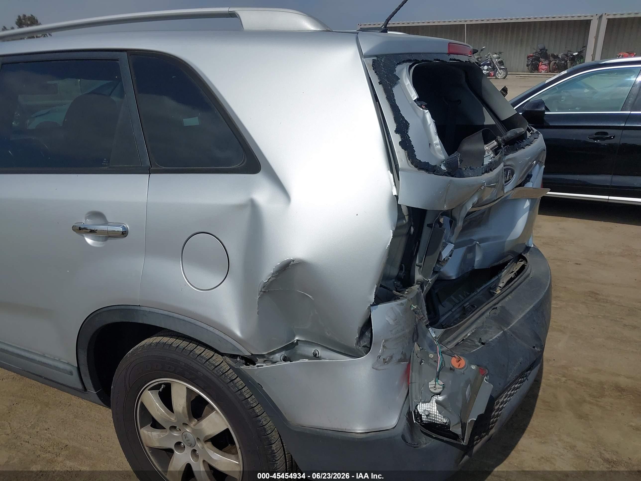 2012 Kia Sorento Lx V6 Silver vin: 5XYKTDA27CG246212