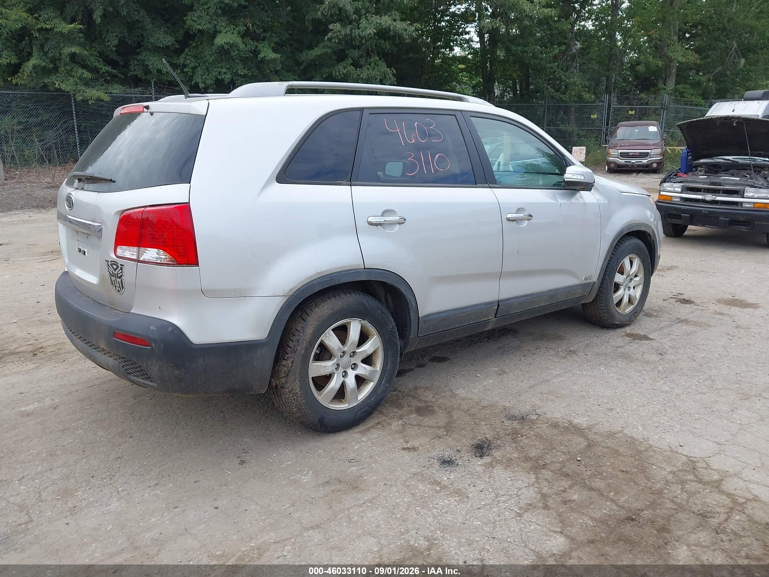 2013 Kia Sorento Lx V6 Серебряный vin: 5XYKTDA27DG309780