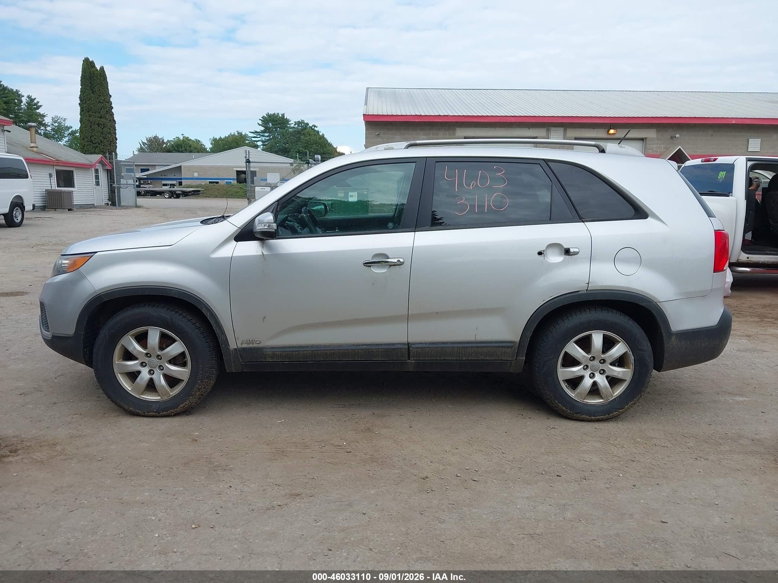 2013 Kia Sorento Lx V6 Серебряный vin: 5XYKTDA27DG309780