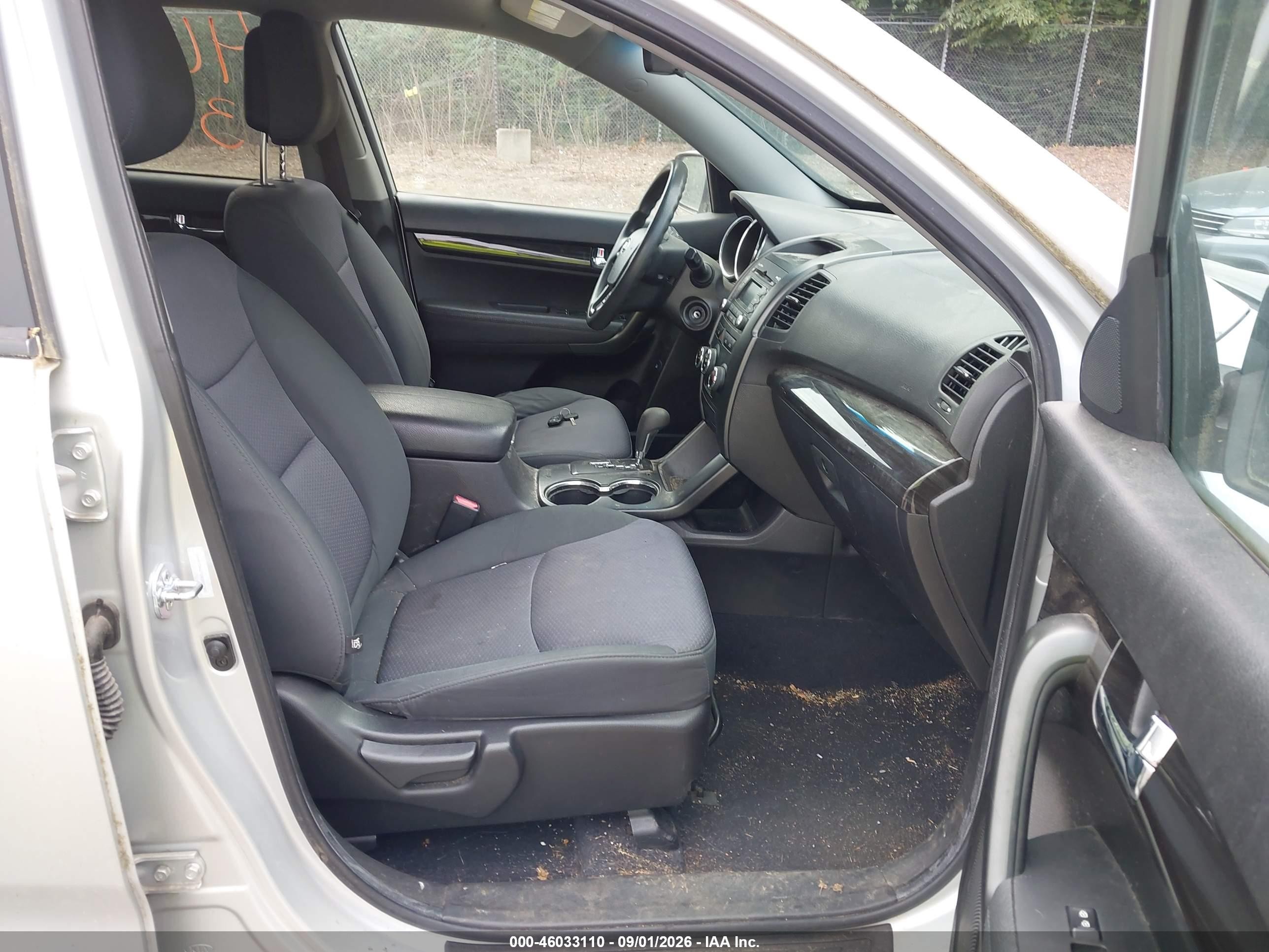 2013 Kia Sorento Lx V6 Серебряный vin: 5XYKTDA27DG309780