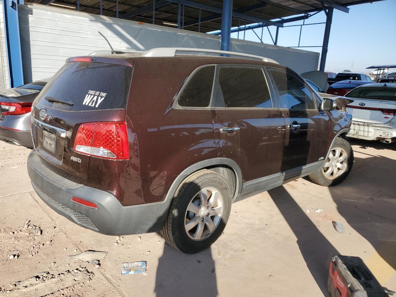 2013 Kia Sorento Maroon vin: 5XYKTDA27DG359904