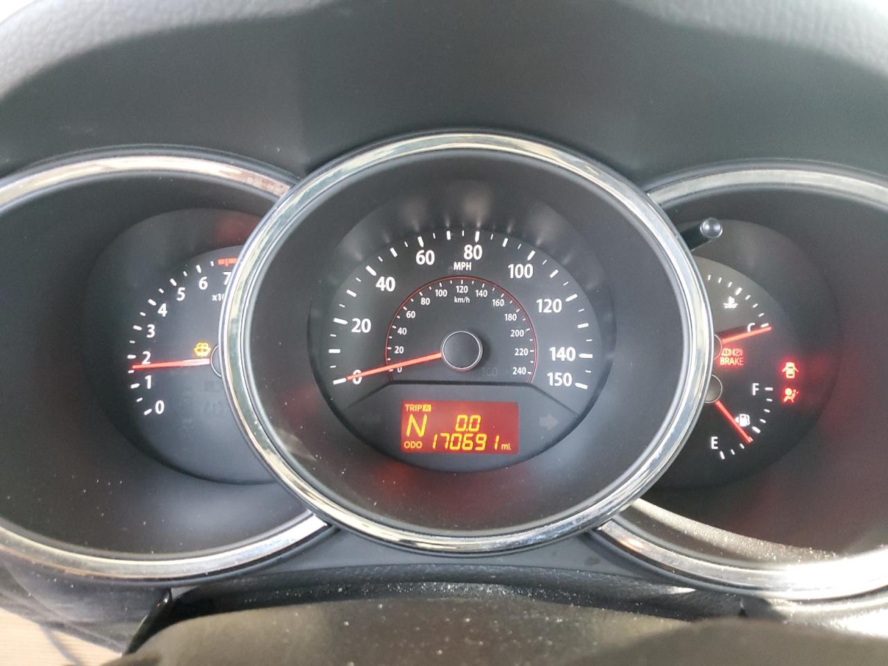 2013 Kia Sorento Maroon vin: 5XYKTDA27DG359904