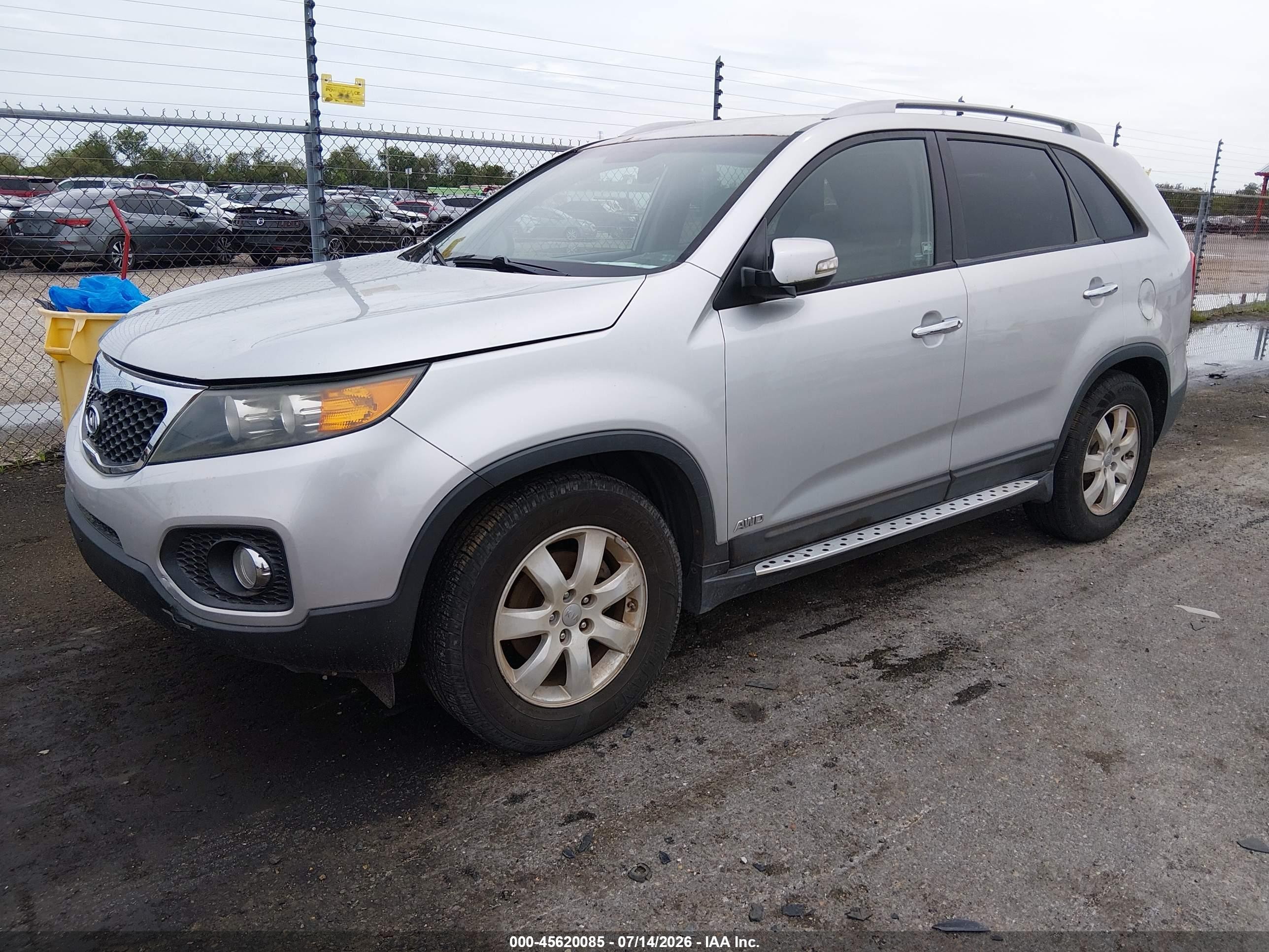 2013 Kia Sorento Lx V6 Silver vin: 5XYKTDA27DG374483