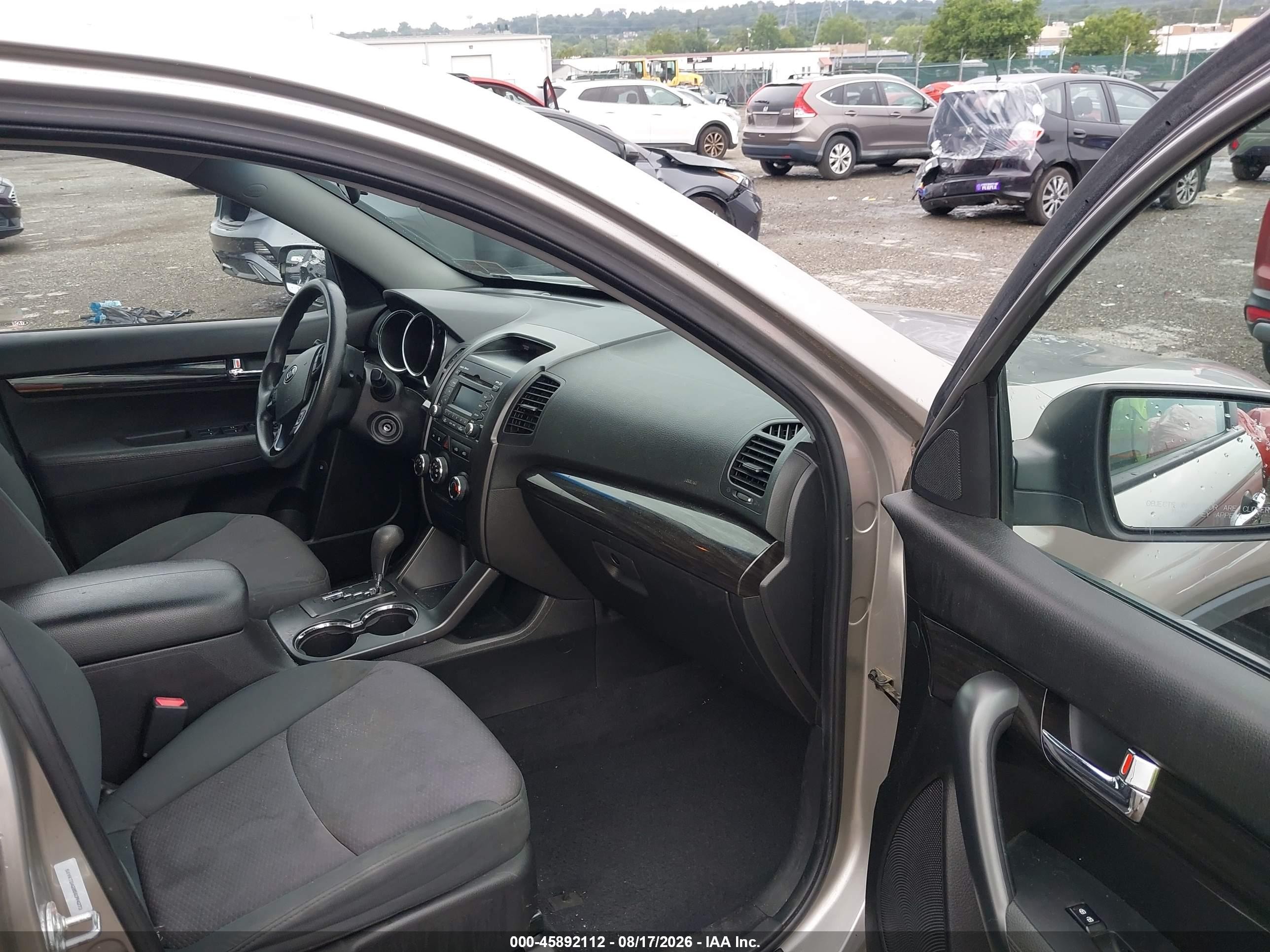 2013 Kia Sorento Lx V6 Silver vin: 5XYKTDA28DG394273