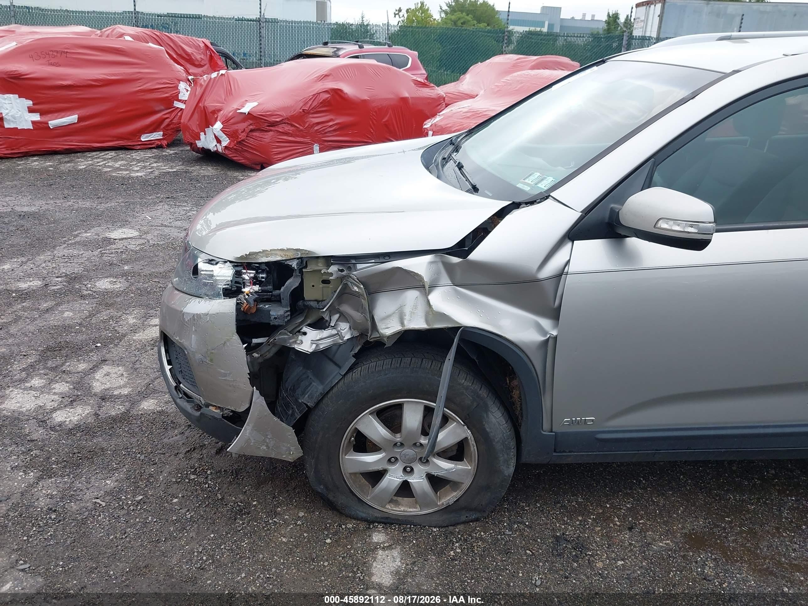 2013 Kia Sorento Lx V6 Silver vin: 5XYKTDA28DG394273