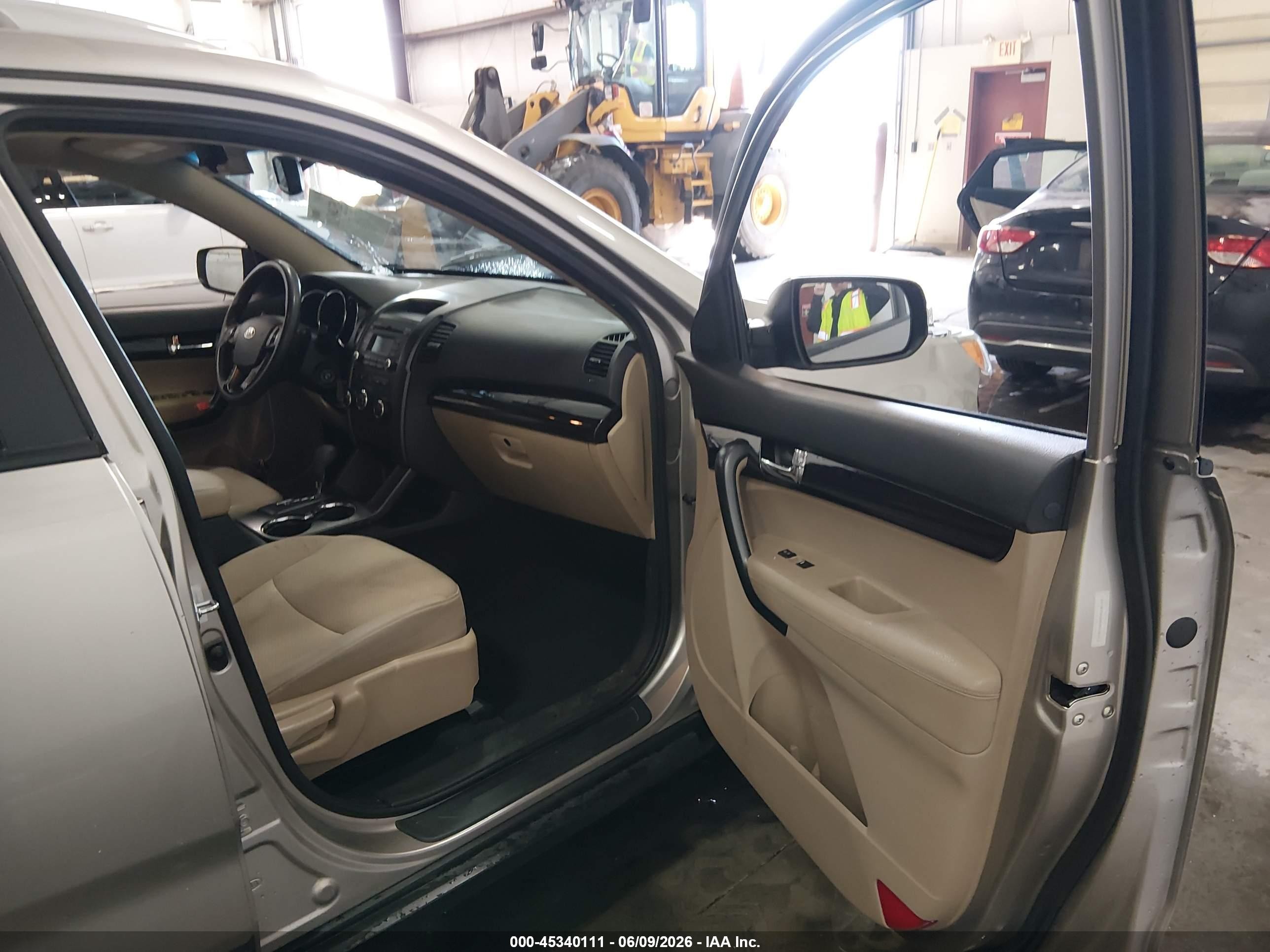 2013 Kia Sorento Lx V6 Gold vin: 5XYKTDA28DG412111