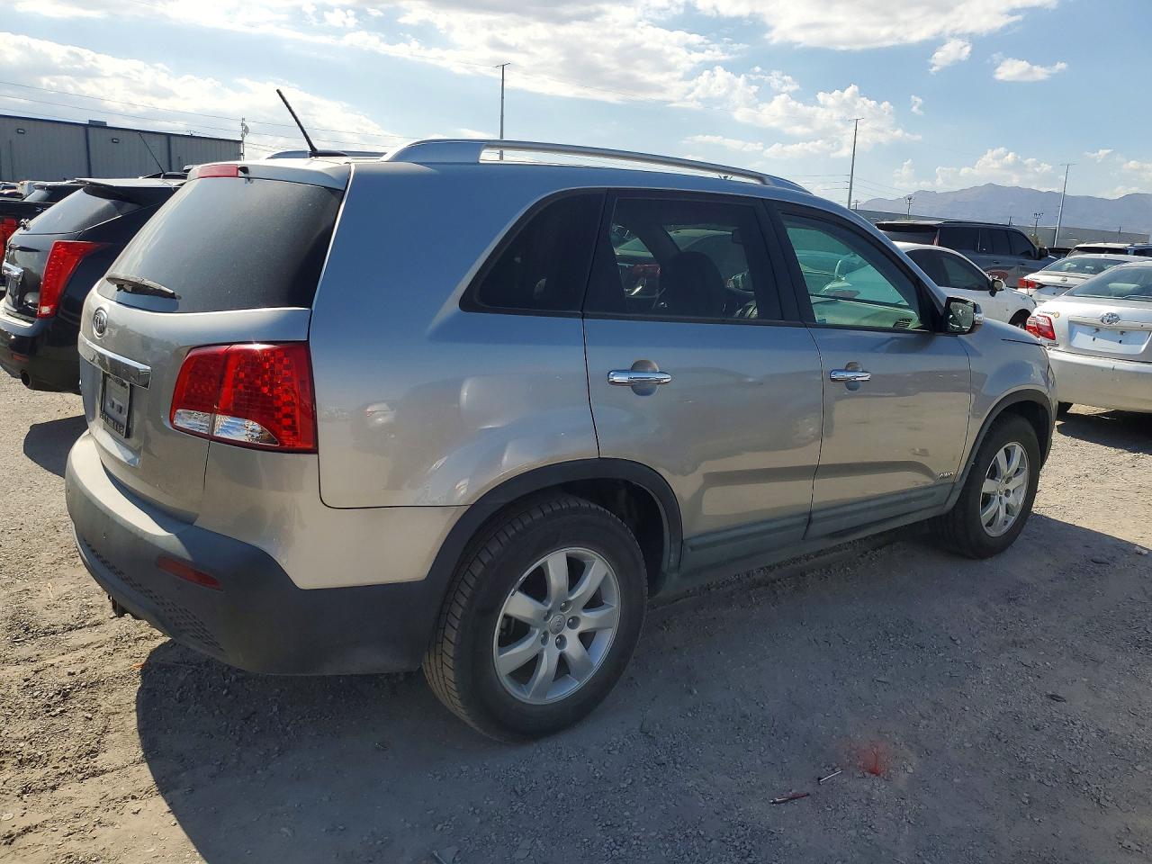 2013 Kia Sorento Lx Gray vin: 5XYKTDA28DG424016