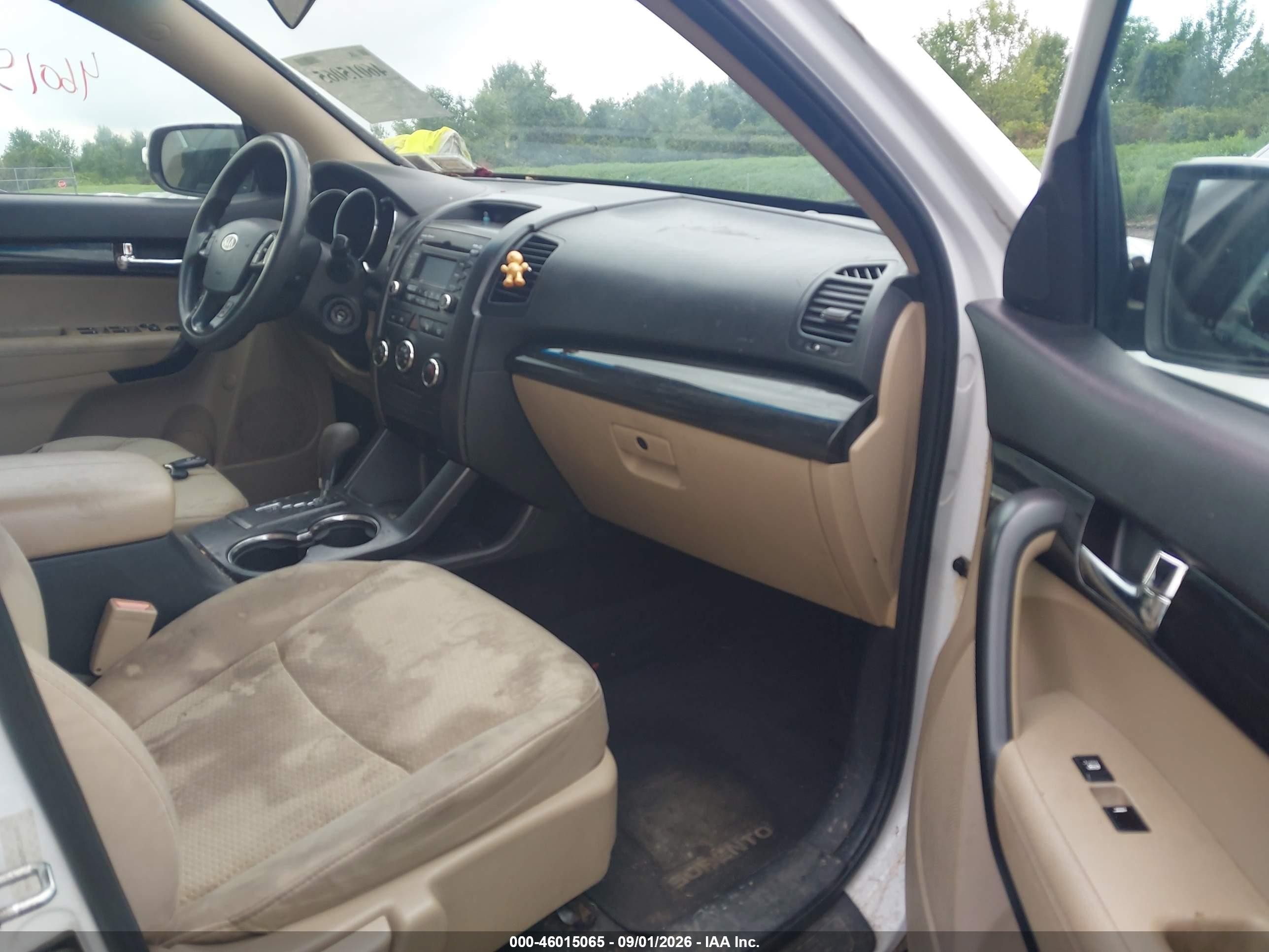 2011 Kia Sorento Lx V6 Белый vin: 5XYKTDA29BG146160