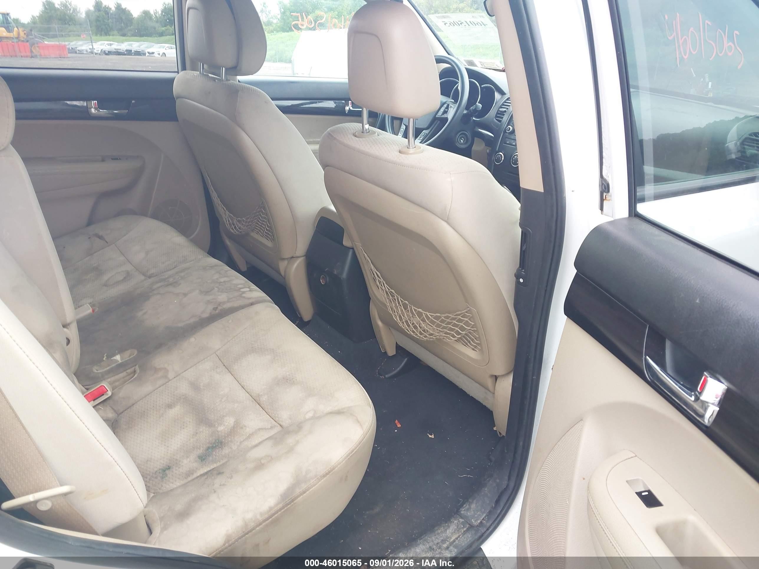2011 Kia Sorento Lx V6 Белый vin: 5XYKTDA29BG146160