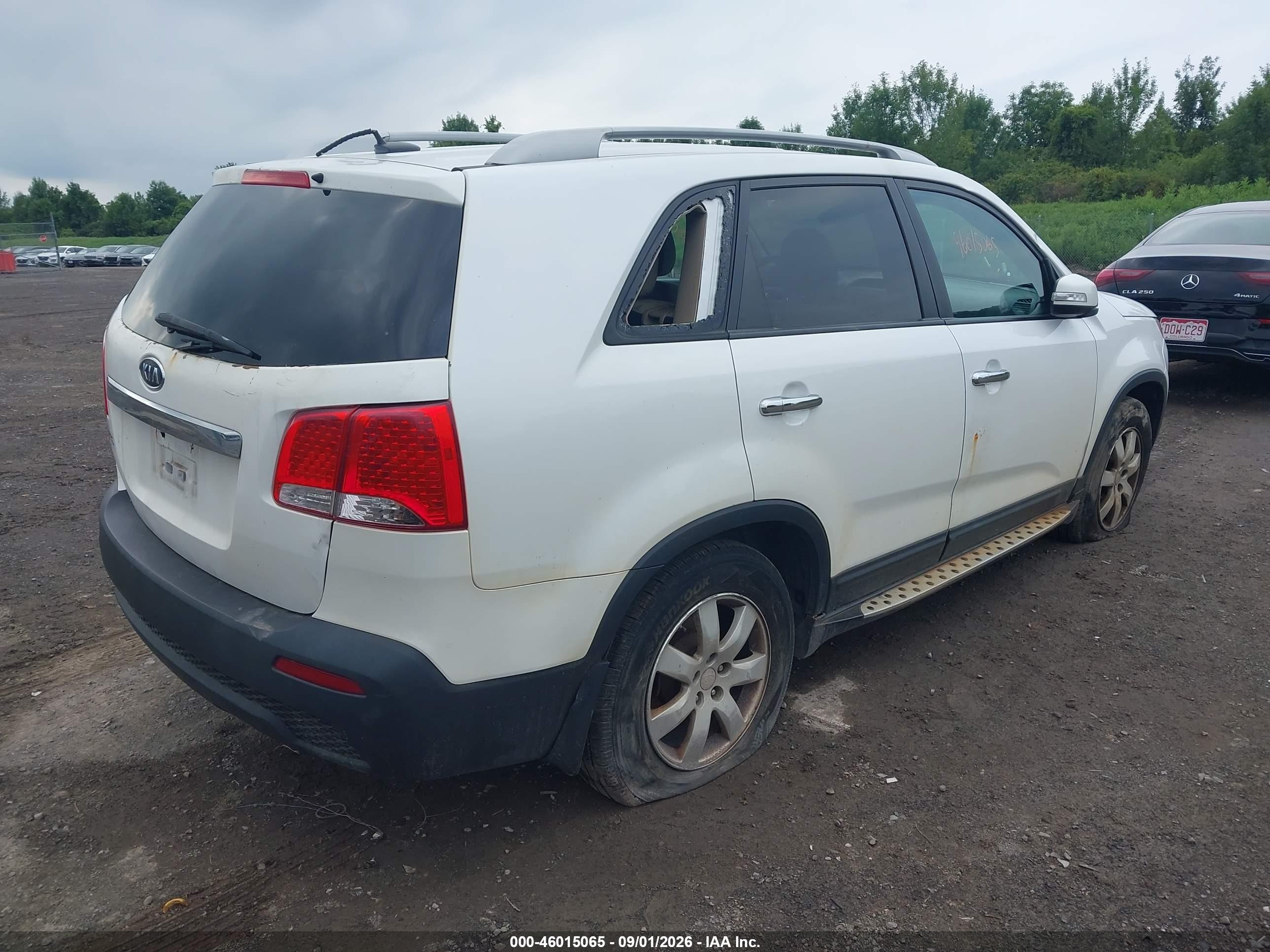 2011 Kia Sorento Lx V6 Белый vin: 5XYKTDA29BG146160