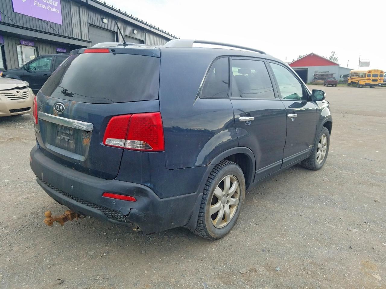 2012 Kia Sorento Lx Blue vin: 5XYKTDA29CG253128