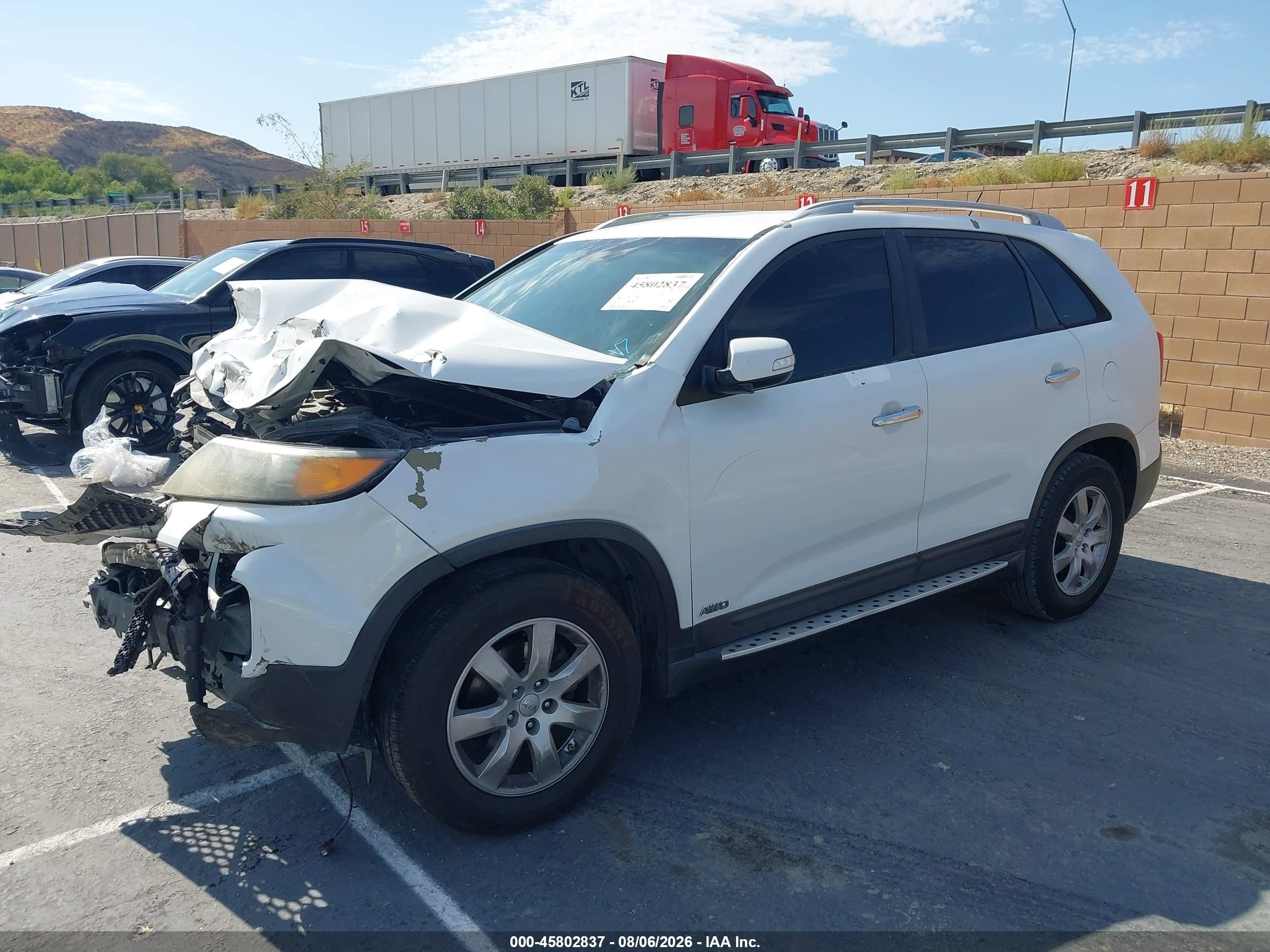 2013 Kia Sorento Lx V6 White vin: 5XYKTDA29DG343672