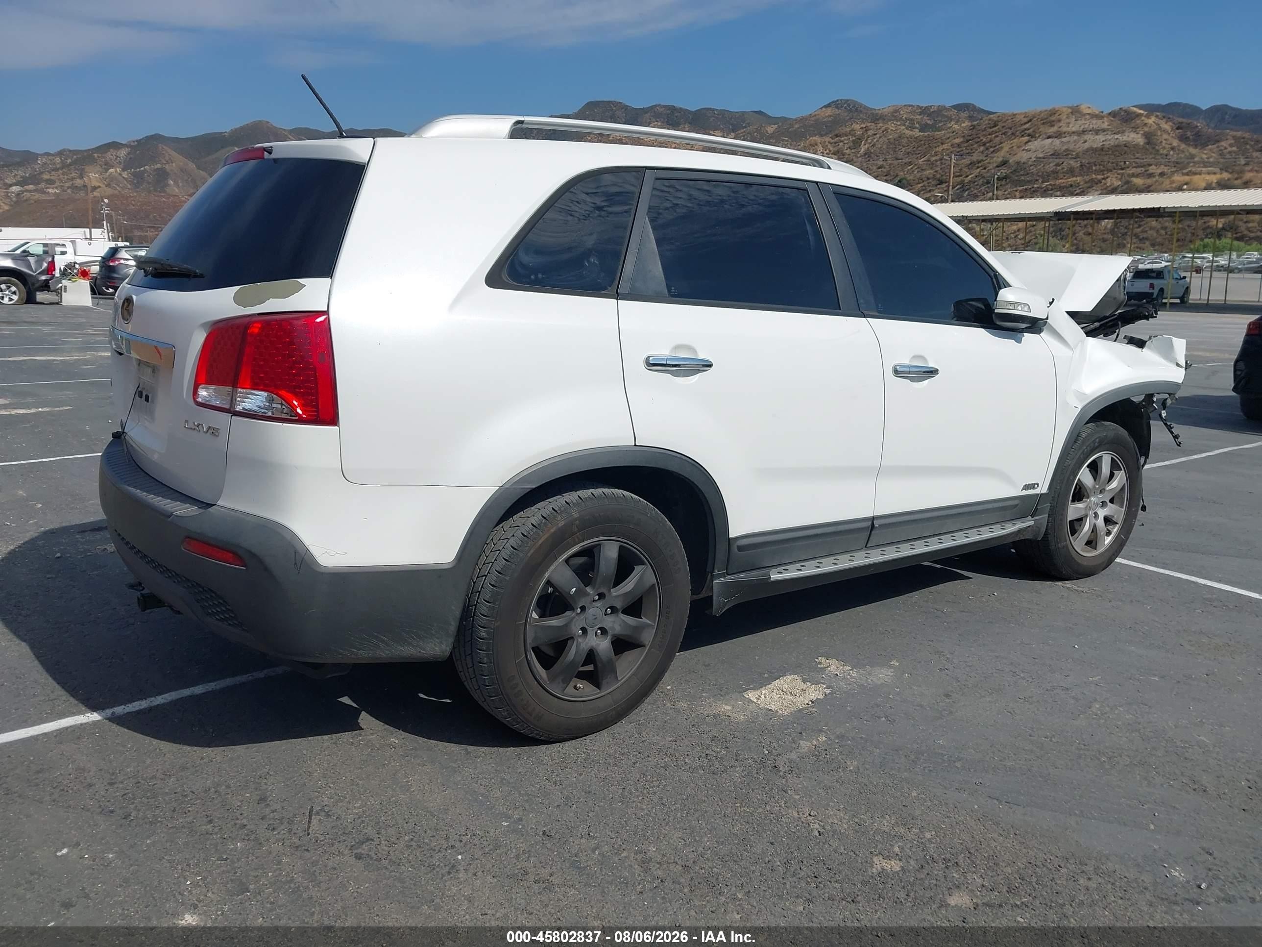 2013 Kia Sorento Lx V6 White vin: 5XYKTDA29DG343672