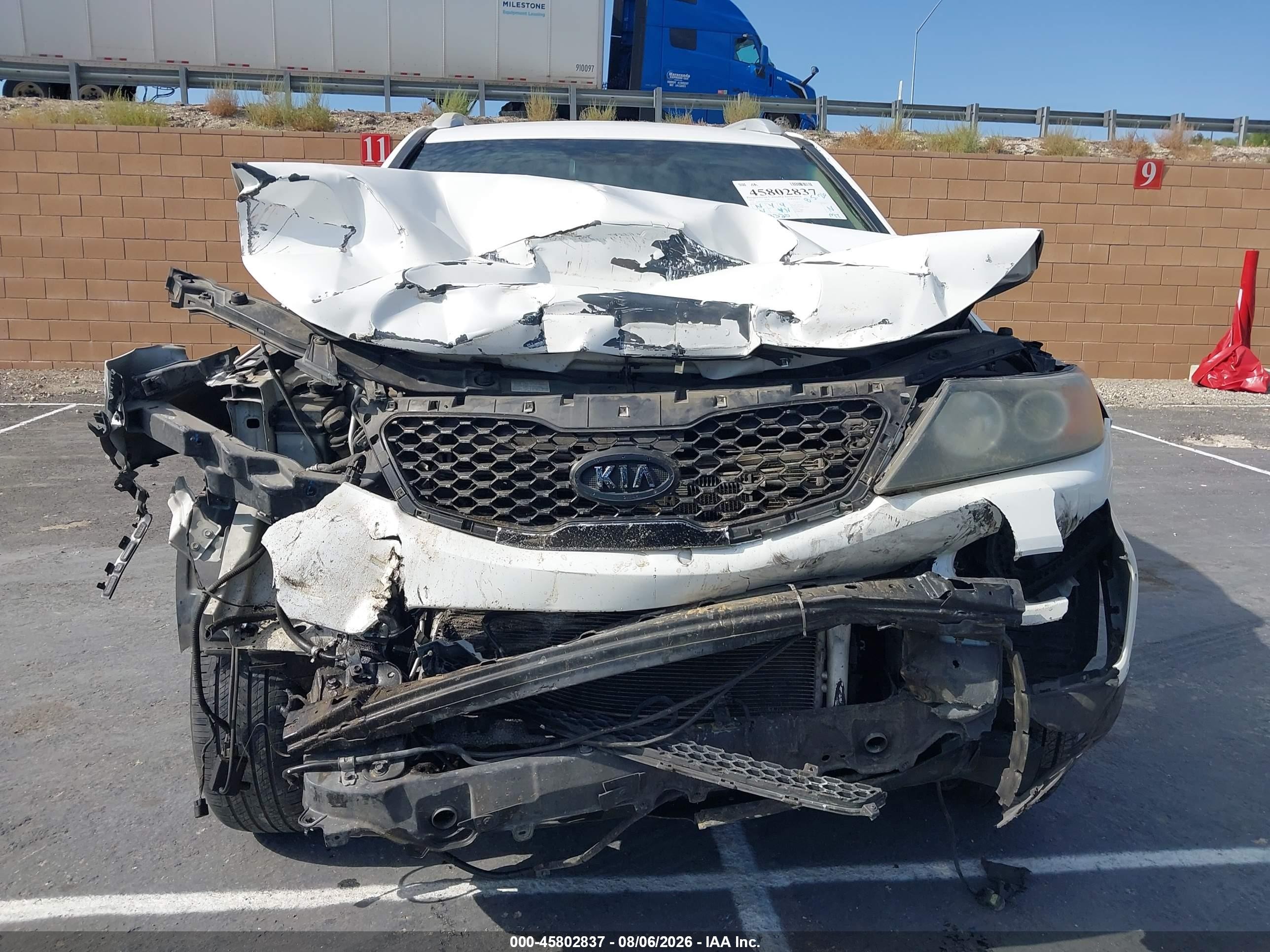 2013 Kia Sorento Lx V6 White vin: 5XYKTDA29DG343672