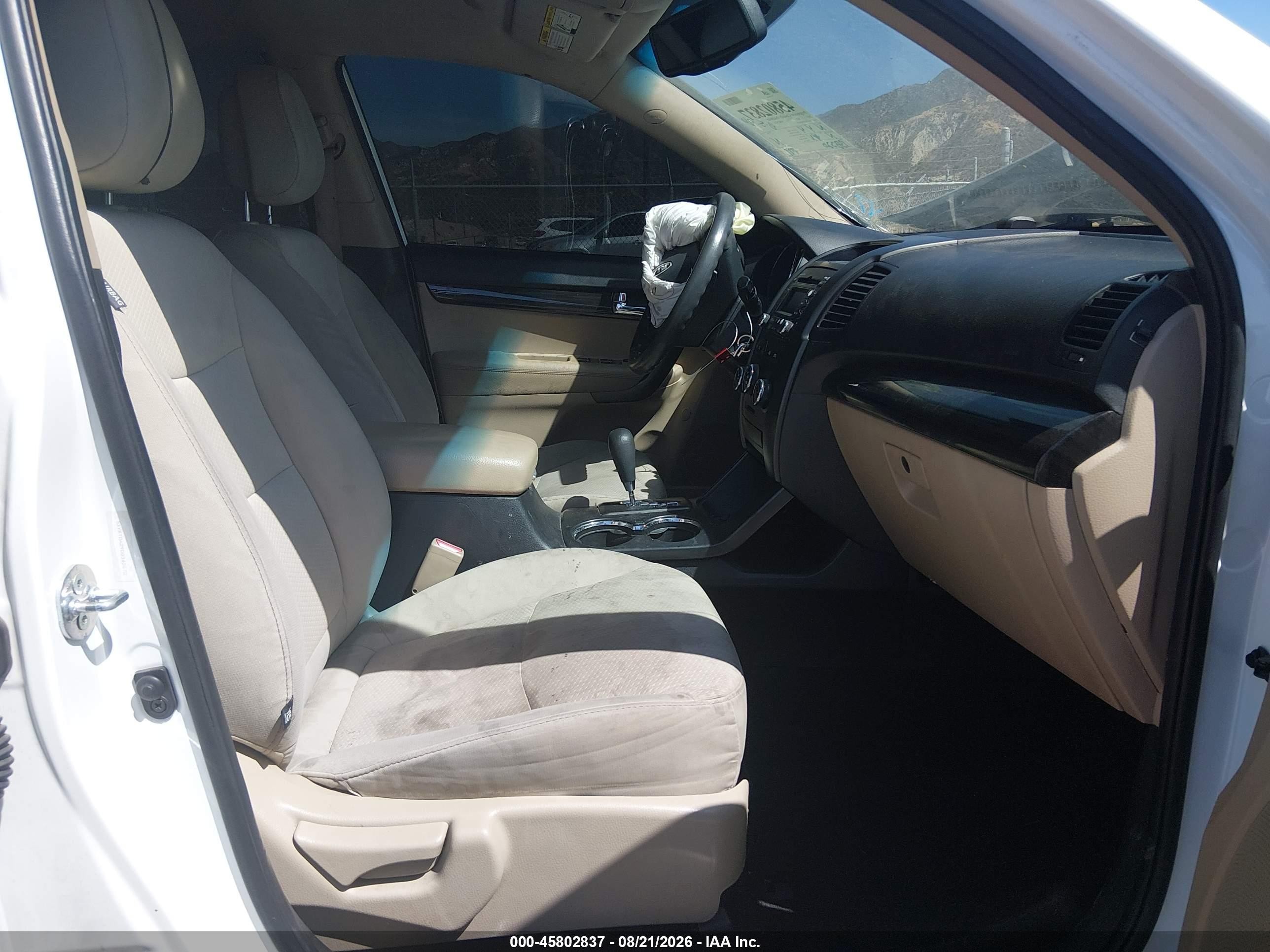 2013 Kia Sorento Lx V6 White vin: 5XYKTDA29DG343672