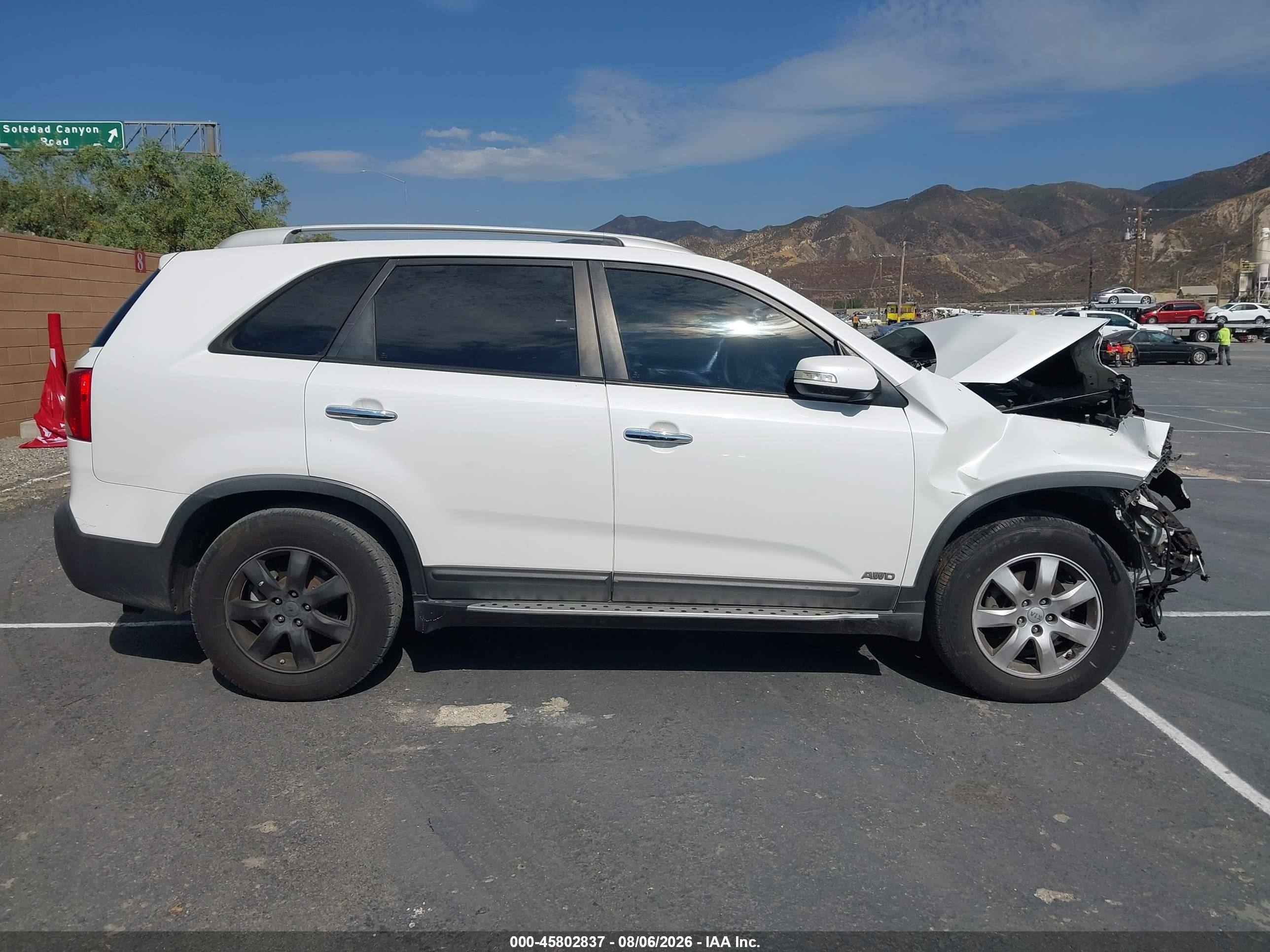 2013 Kia Sorento Lx V6 White vin: 5XYKTDA29DG343672