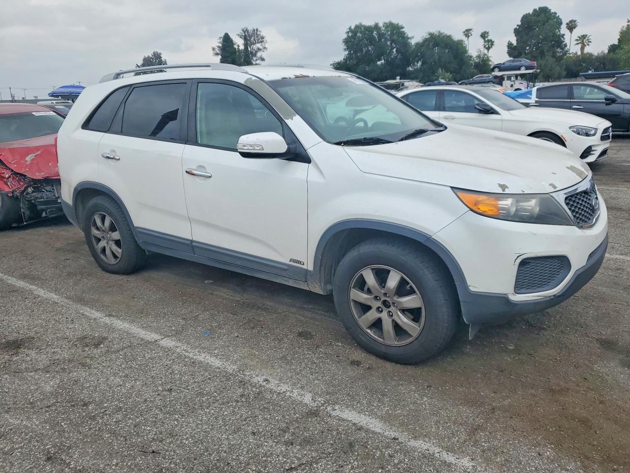 2013 Kia Sorento Lx White vin: 5XYKTDA29DG403076