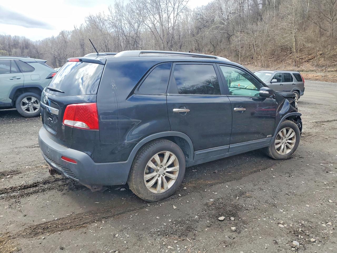 2011 Kia Sorento Lx Черный vin: 5XYKTDA2XBG141257