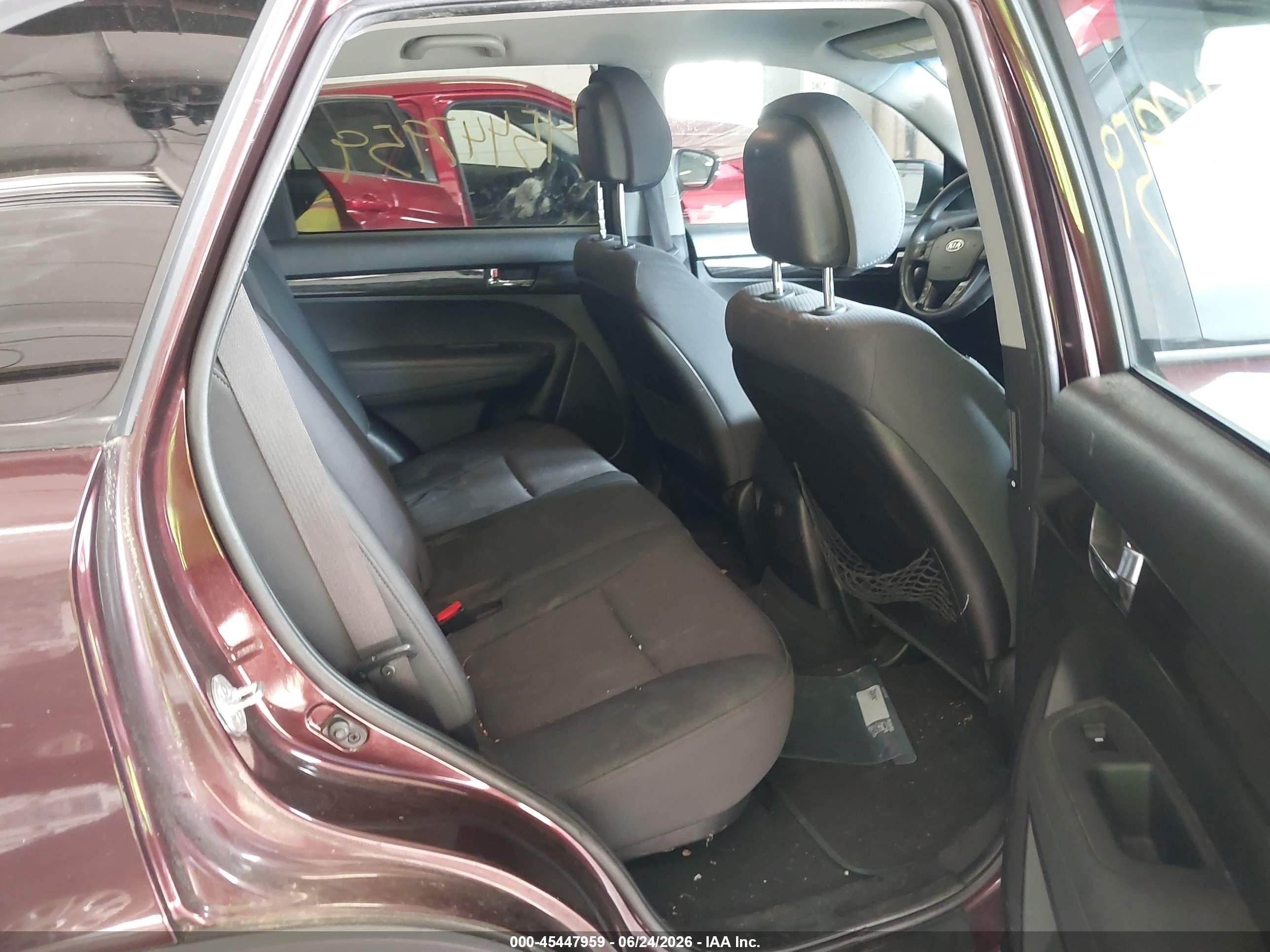 2011 Kia Sorento Lx V6 Purple vin: 5XYKTDA2XBG177806