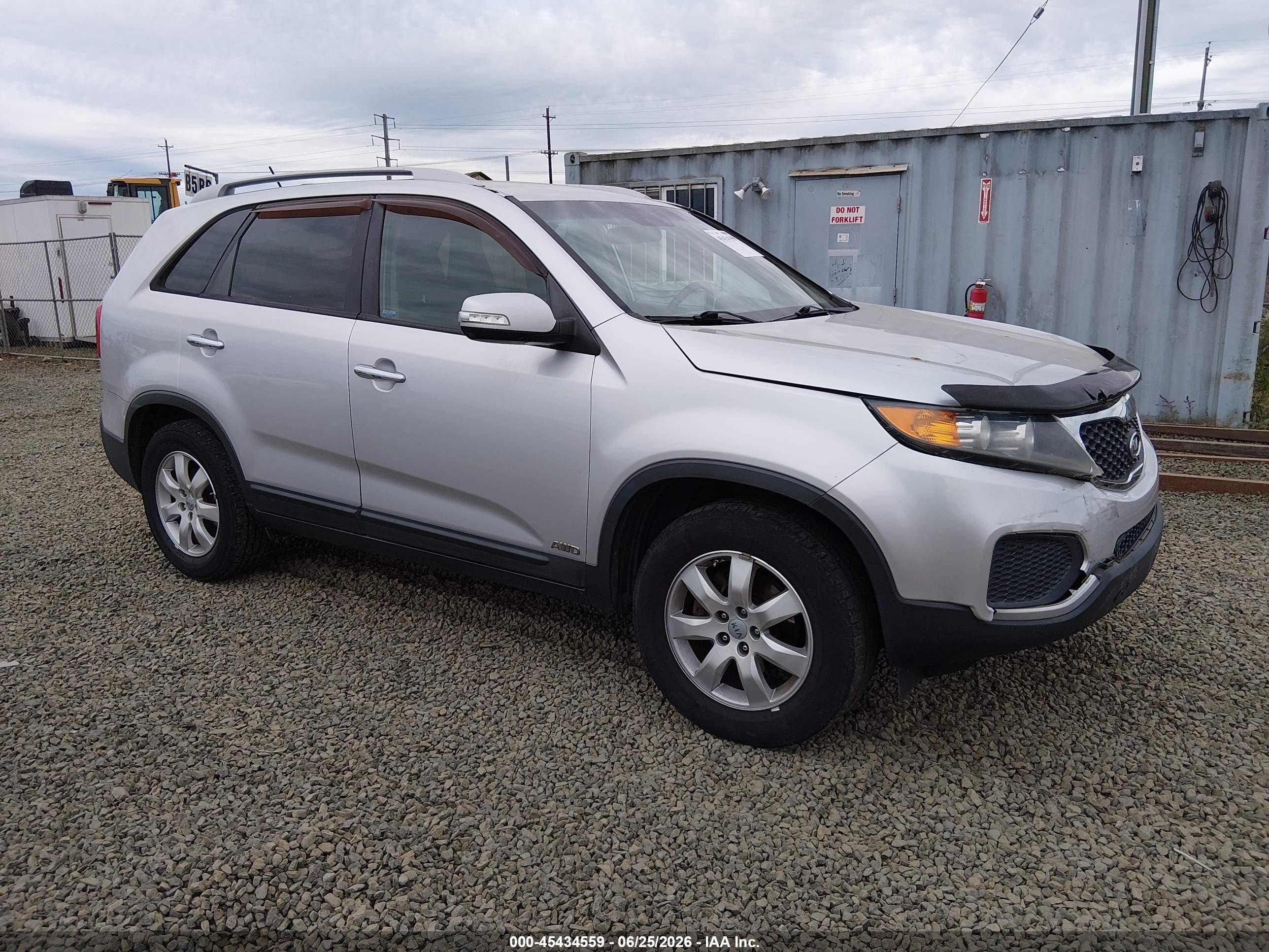 2012 Kia Sorento Lx V6 Silver vin: 5XYKTDA2XCG242297