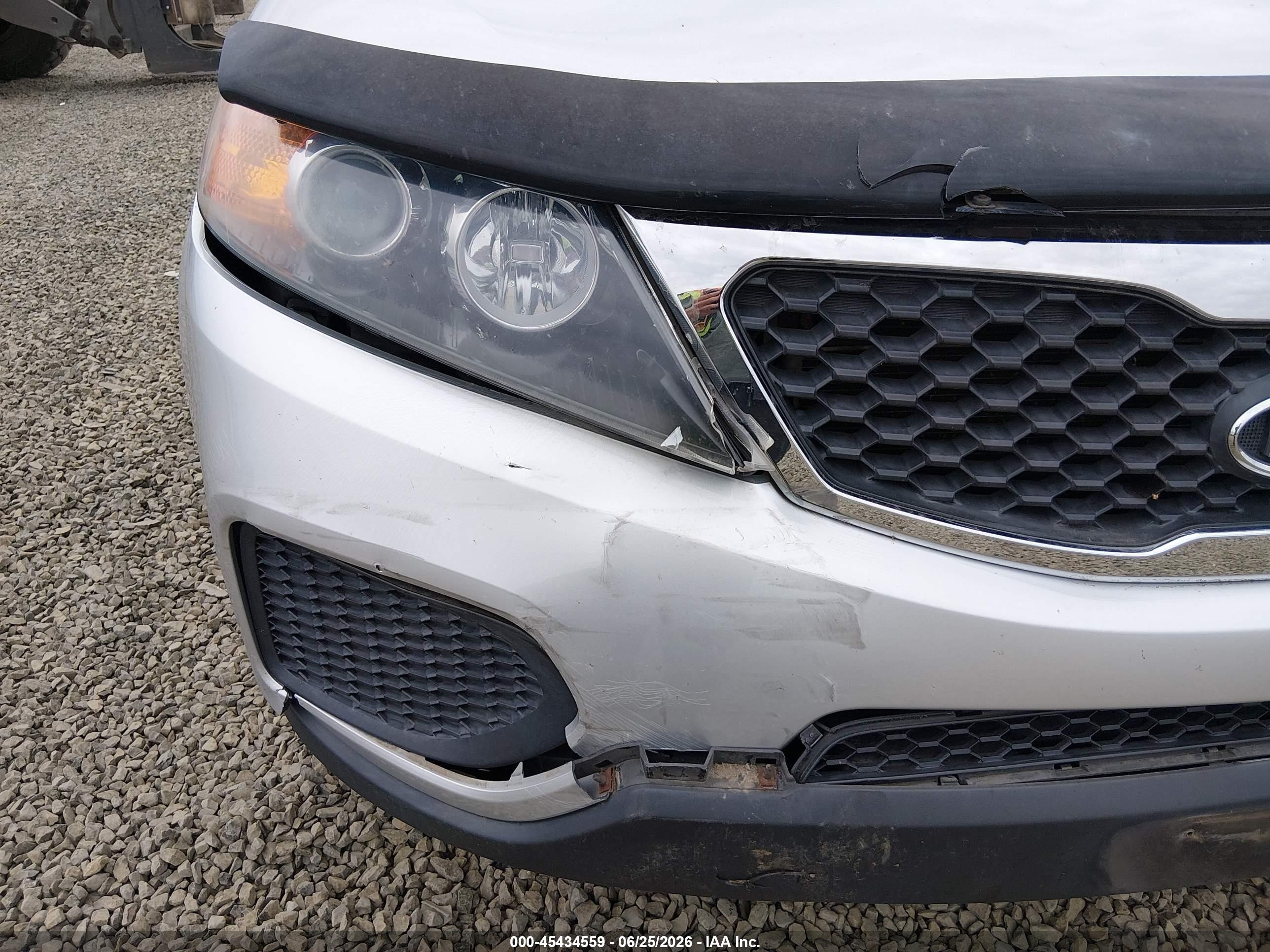2012 Kia Sorento Lx V6 Silver vin: 5XYKTDA2XCG242297