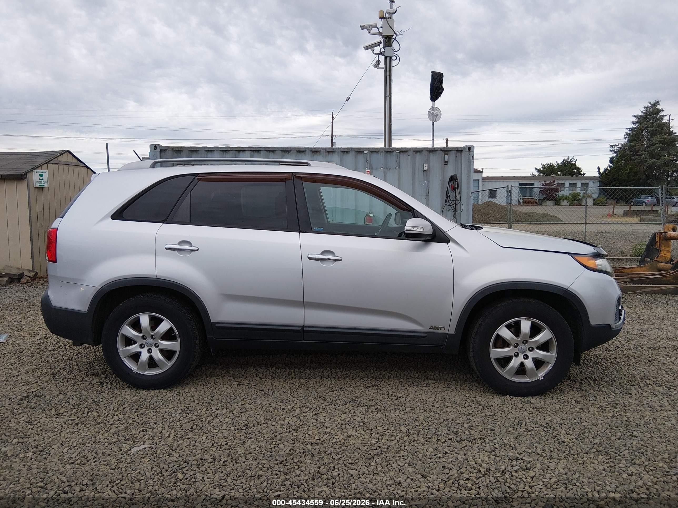 2012 Kia Sorento Lx V6 Silver vin: 5XYKTDA2XCG242297