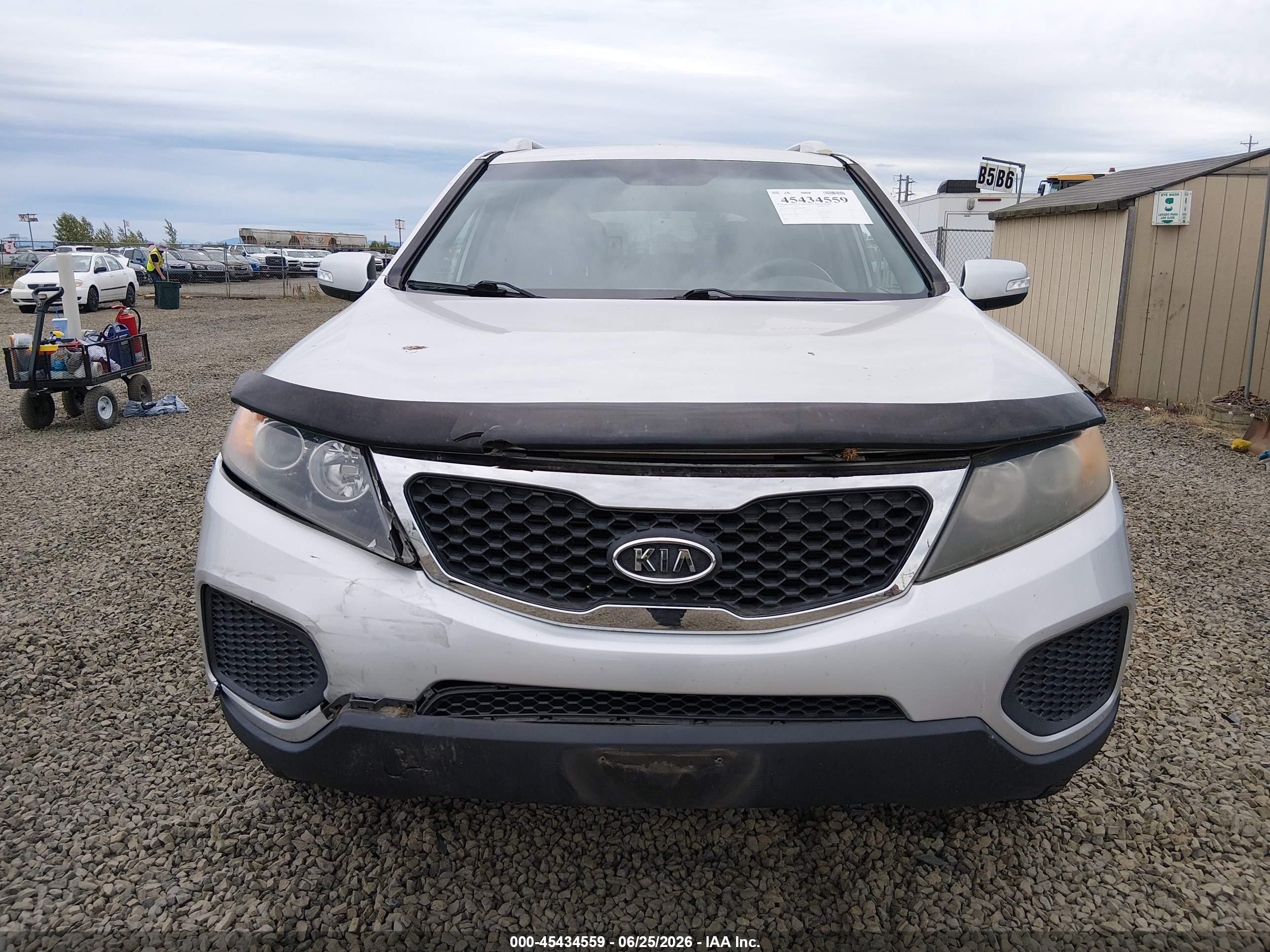 2012 Kia Sorento Lx V6 Silver vin: 5XYKTDA2XCG242297