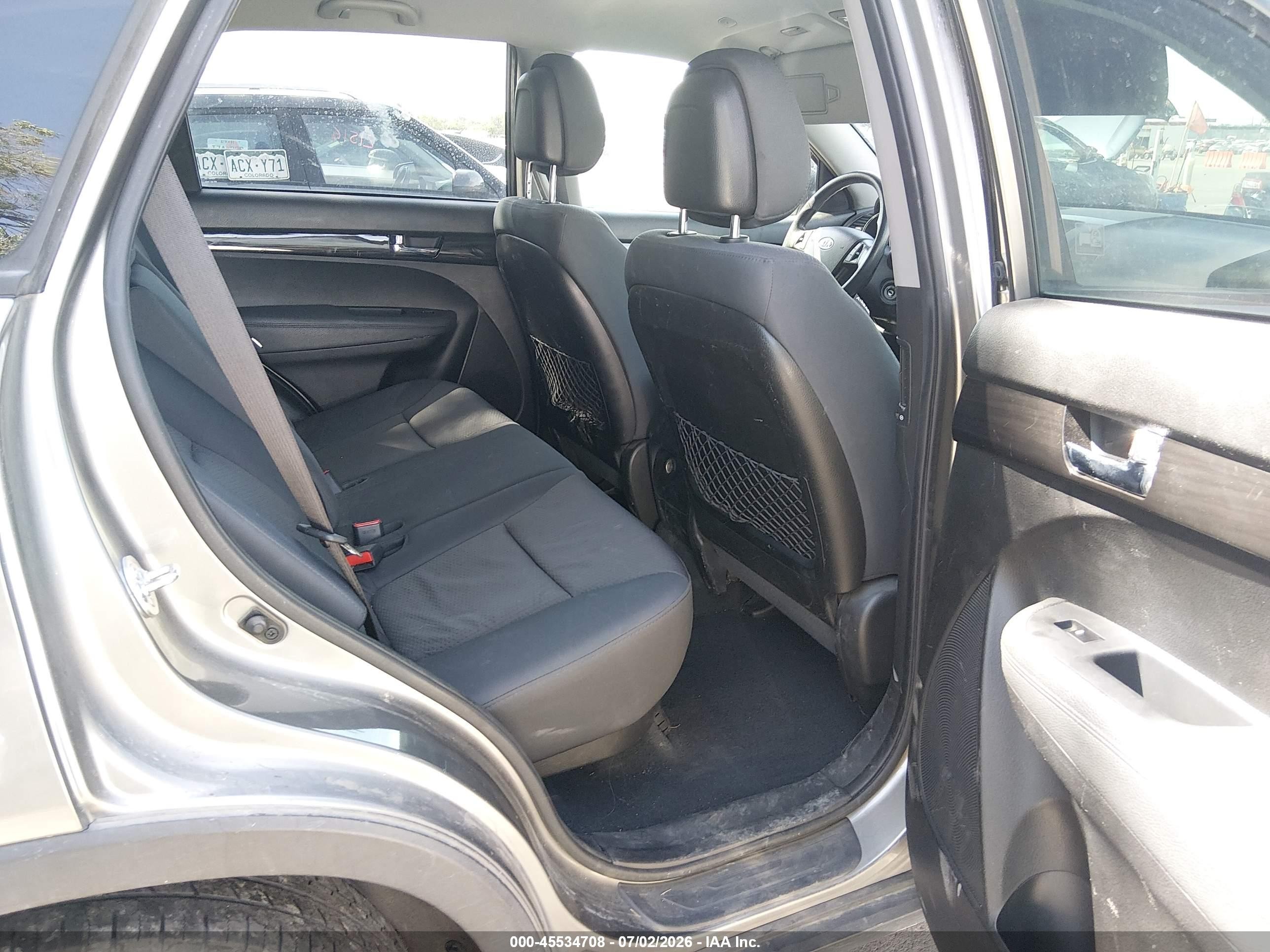 2012 Kia Sorento Lx V6 Beige vin: 5XYKTDA2XCG245765