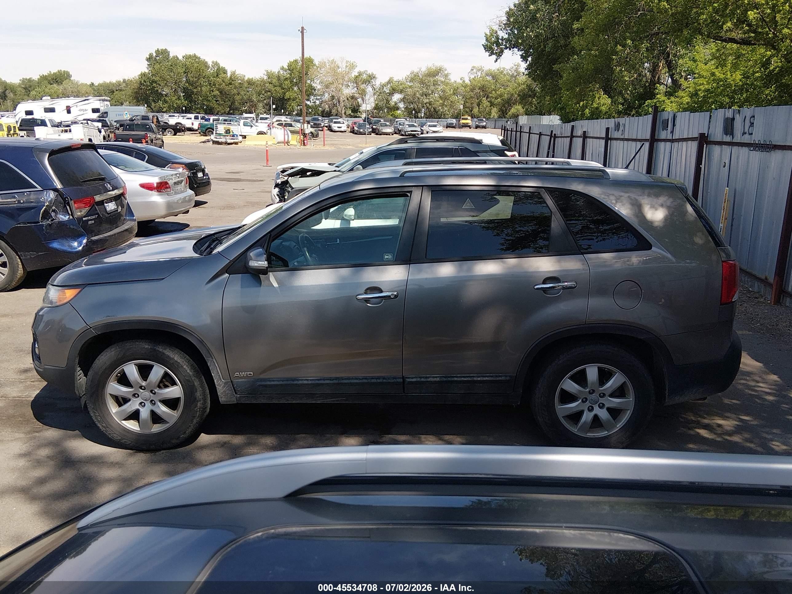 2012 Kia Sorento Lx V6 Beige vin: 5XYKTDA2XCG245765