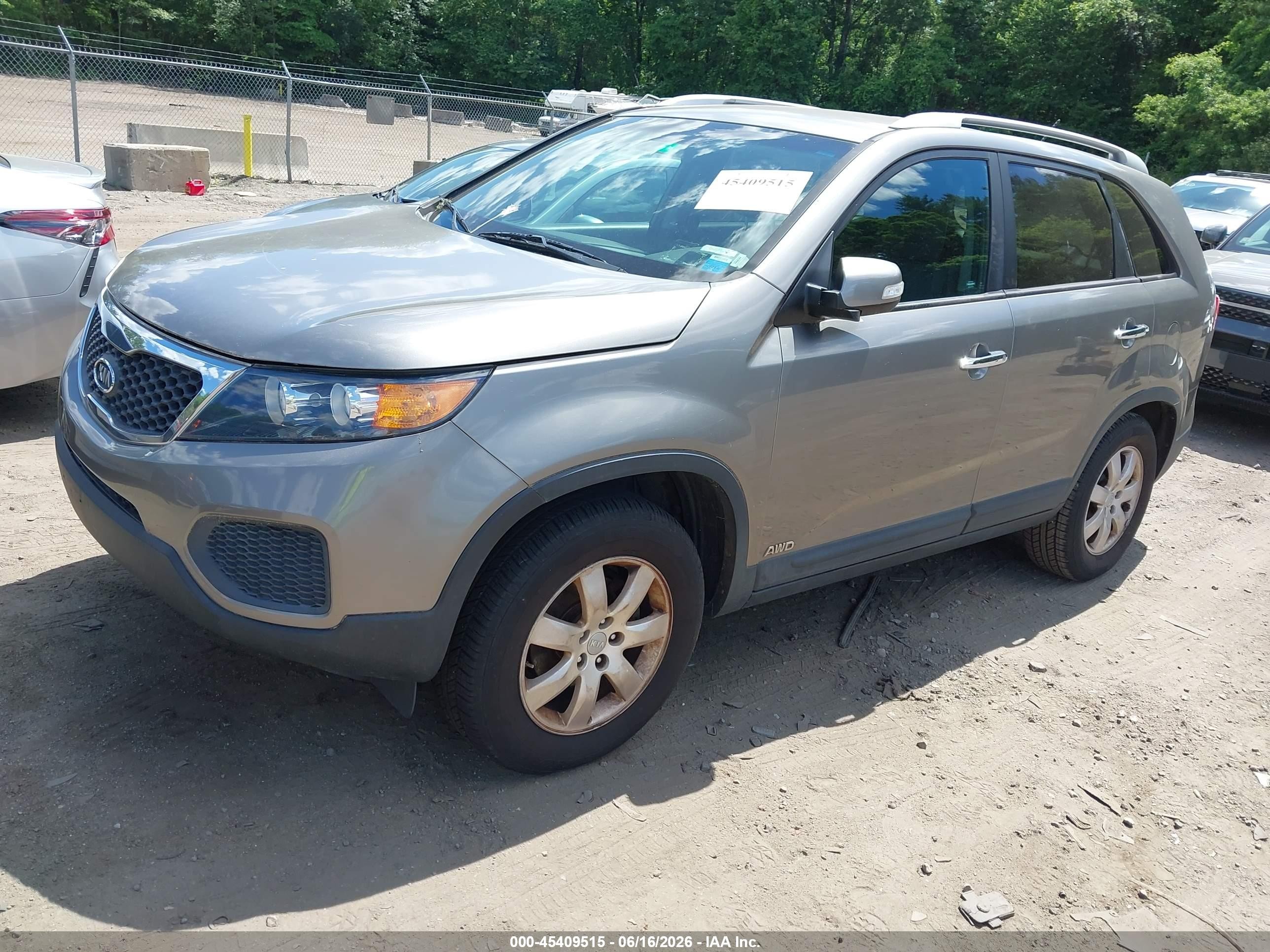 2012 Kia Sorento Lx V6 Brown vin: 5XYKTDA2XCG287191